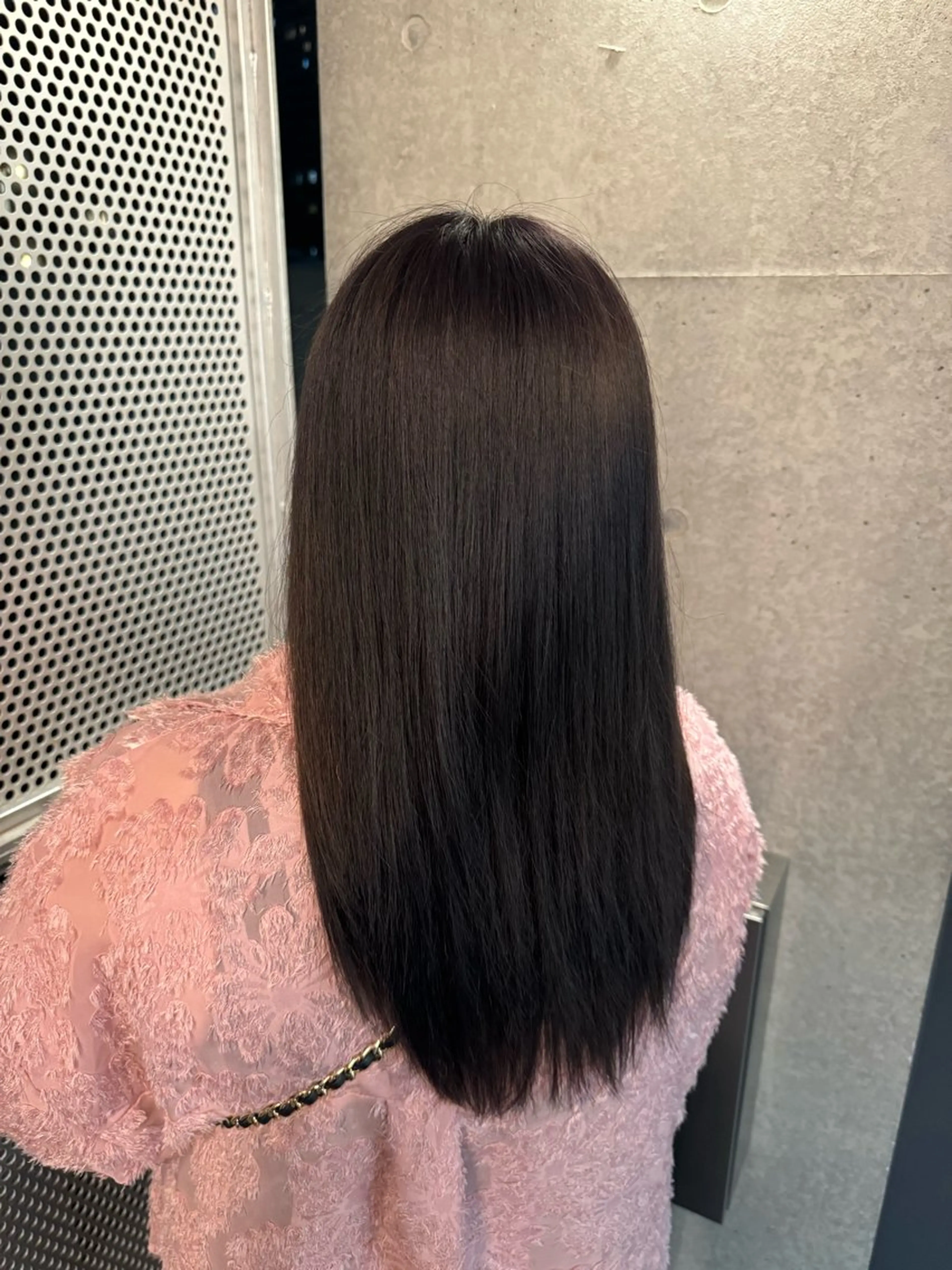 セミロング カラー 髙橋 李里亜のヘアスタイル
