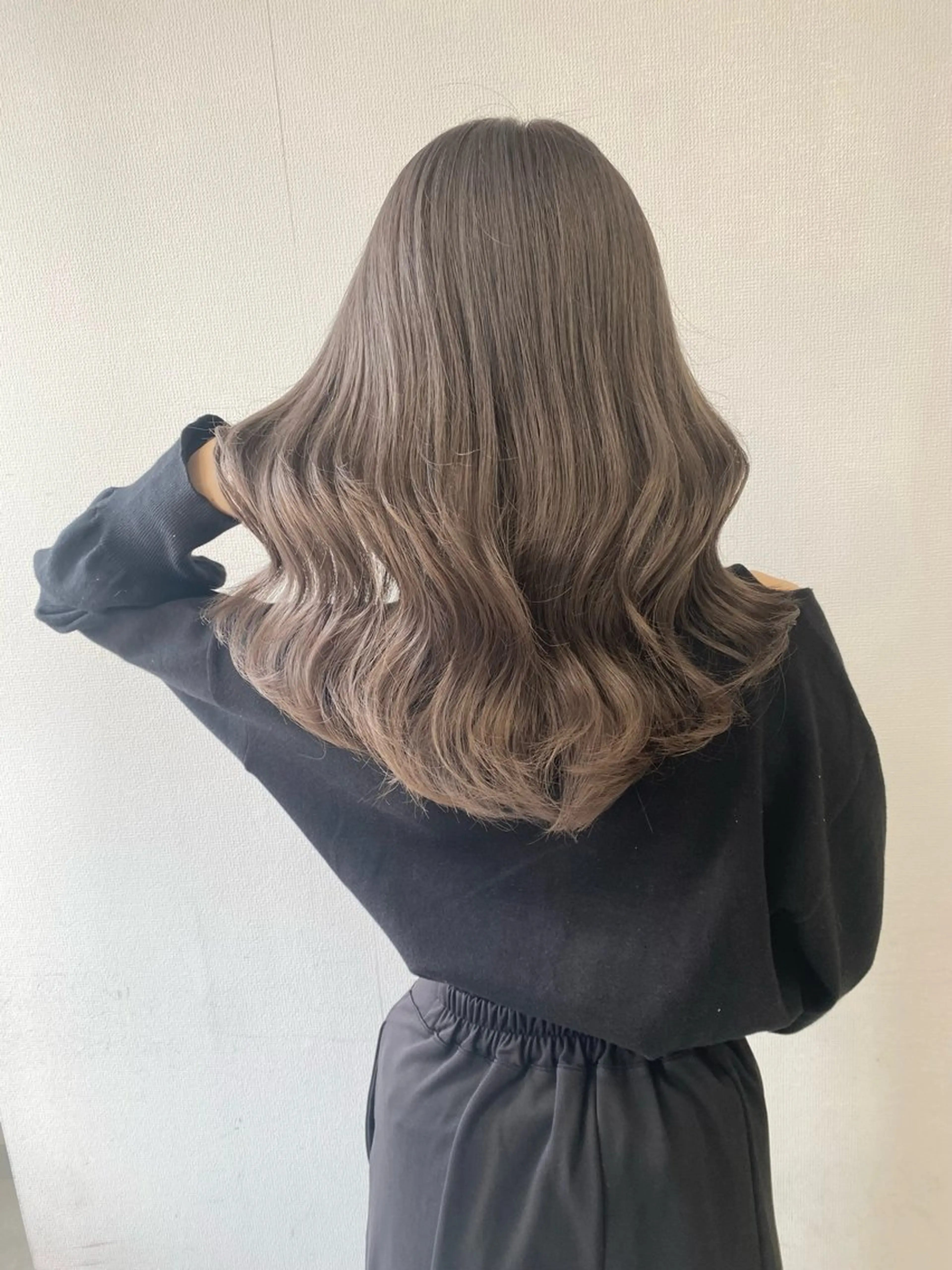 セミロング ミルクティーカラー 🌈店長クボのヘアスタイル