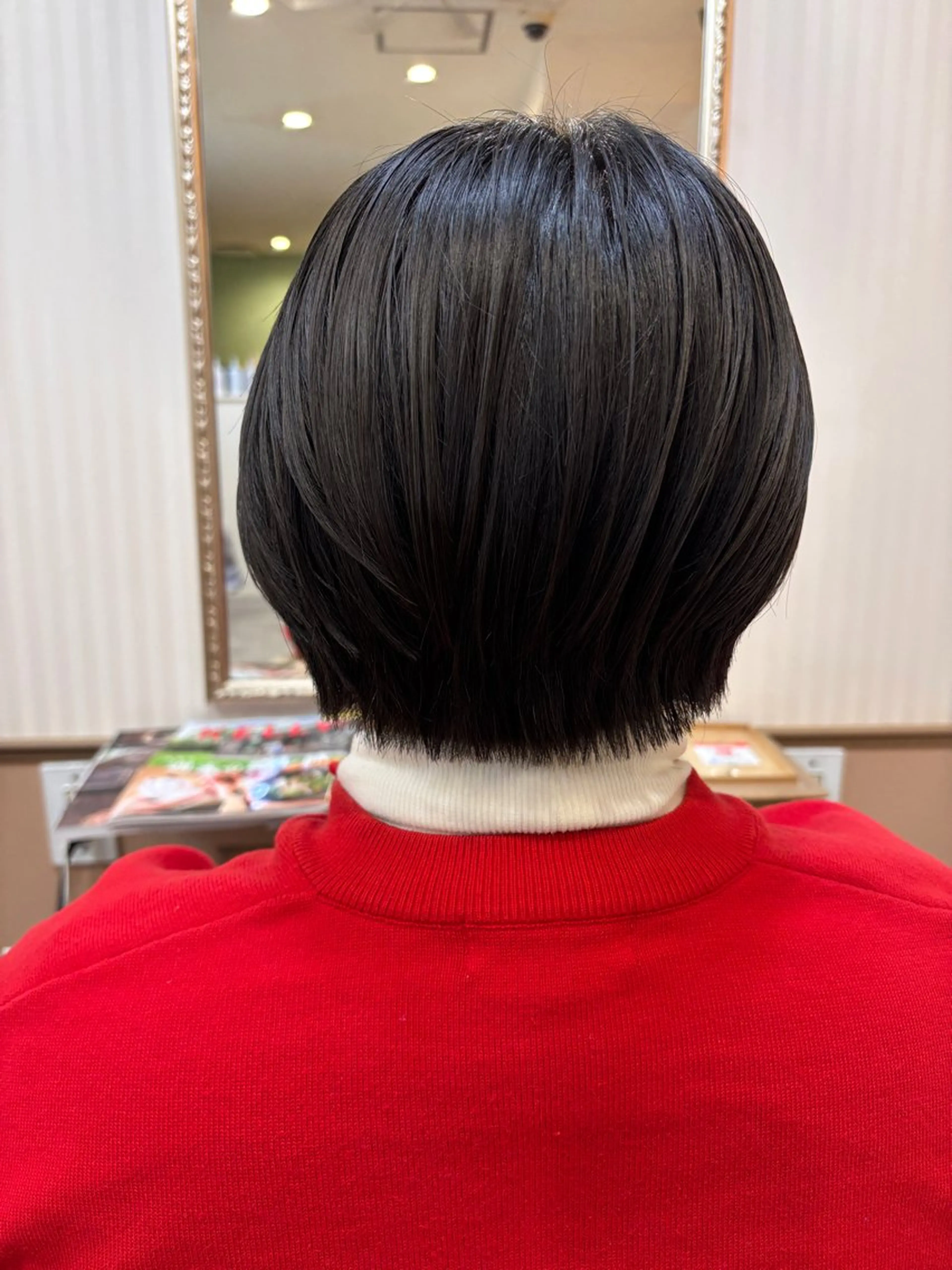 ショート シンセティックヘアデザイン所属・吉井 愛のヘアスタイル