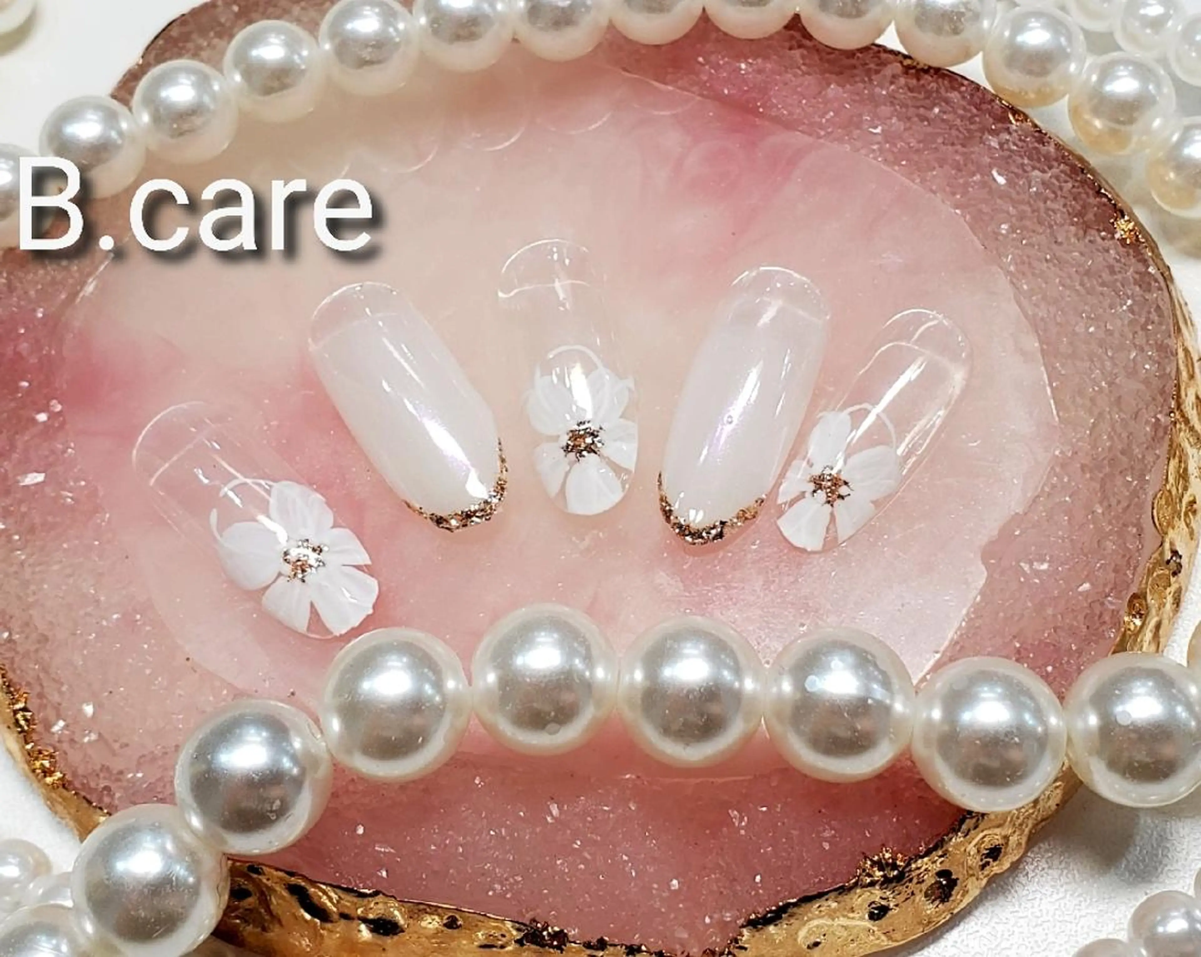 ネイル グラデーション ミラーネイル ホワイト B.care自由ヶ丘所属・早坂  のネイルデザイン