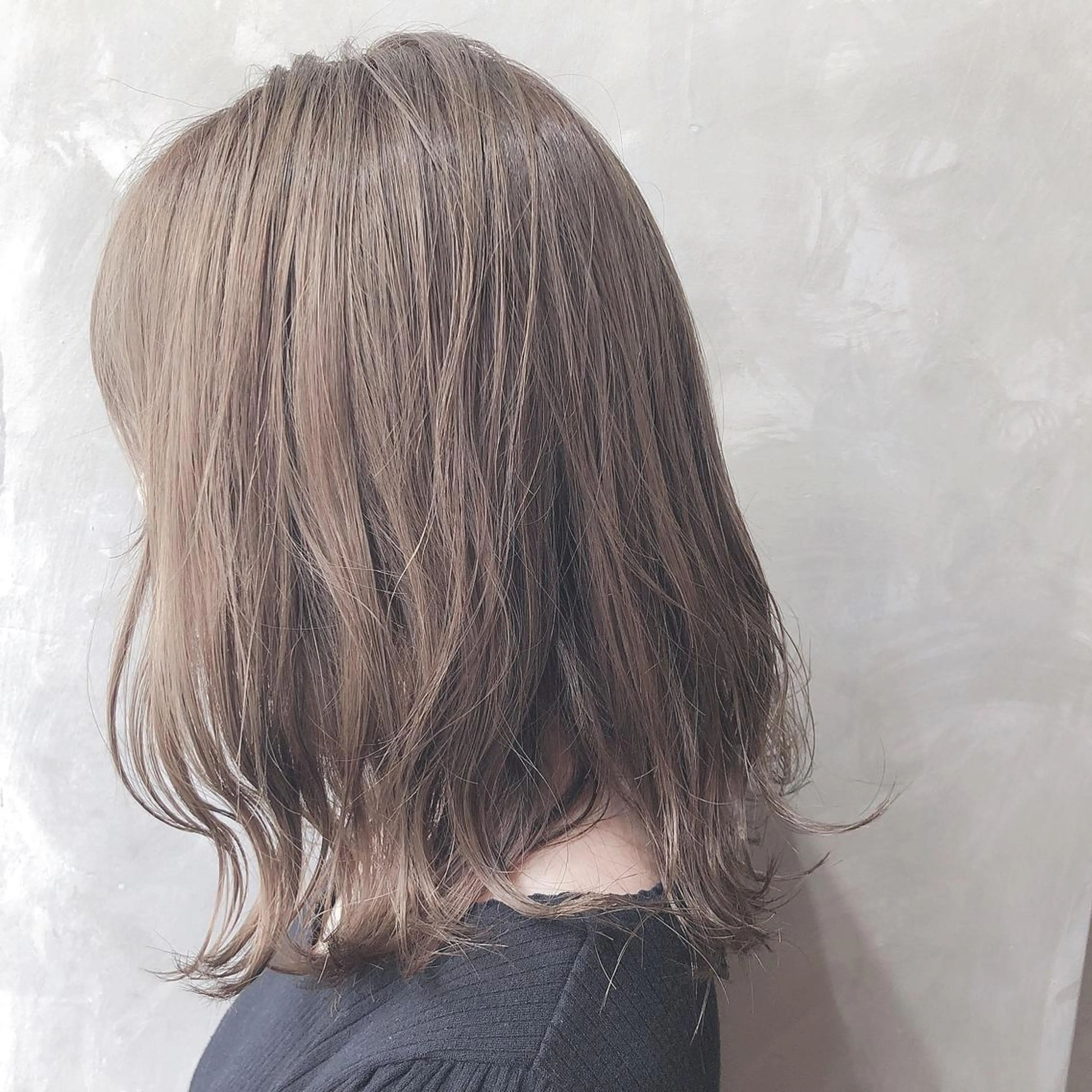 ミディアム カラー ベージュカラー ミルクティーベージュ friity所属・🕊️ HONOKAのヘアスタイル