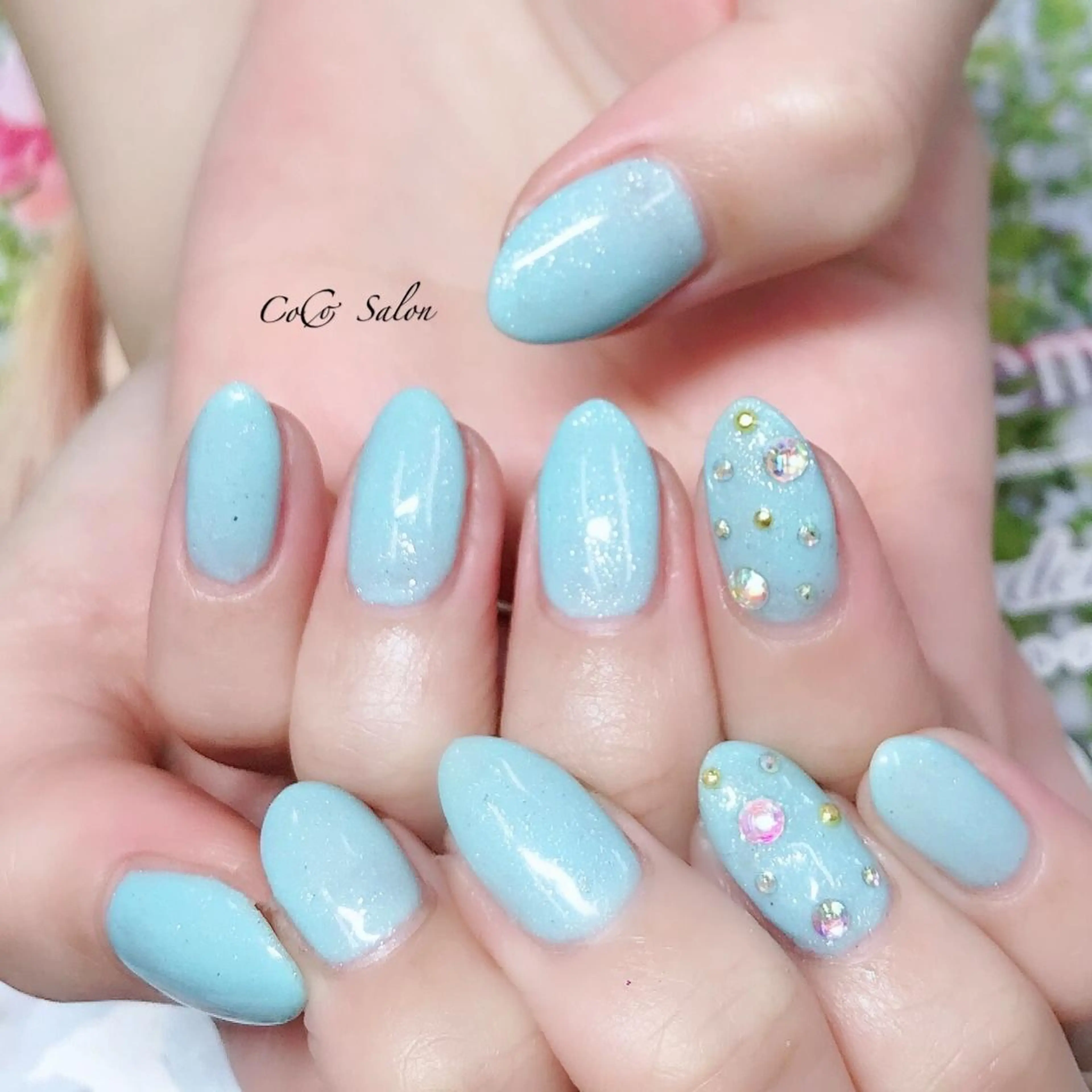 ネイル ブルー ラメ(グリッター) ワンカラーネイル 春ネイル 夏ネイル CoCoSalon ネイル/まつ毛予約のネイルデザイン