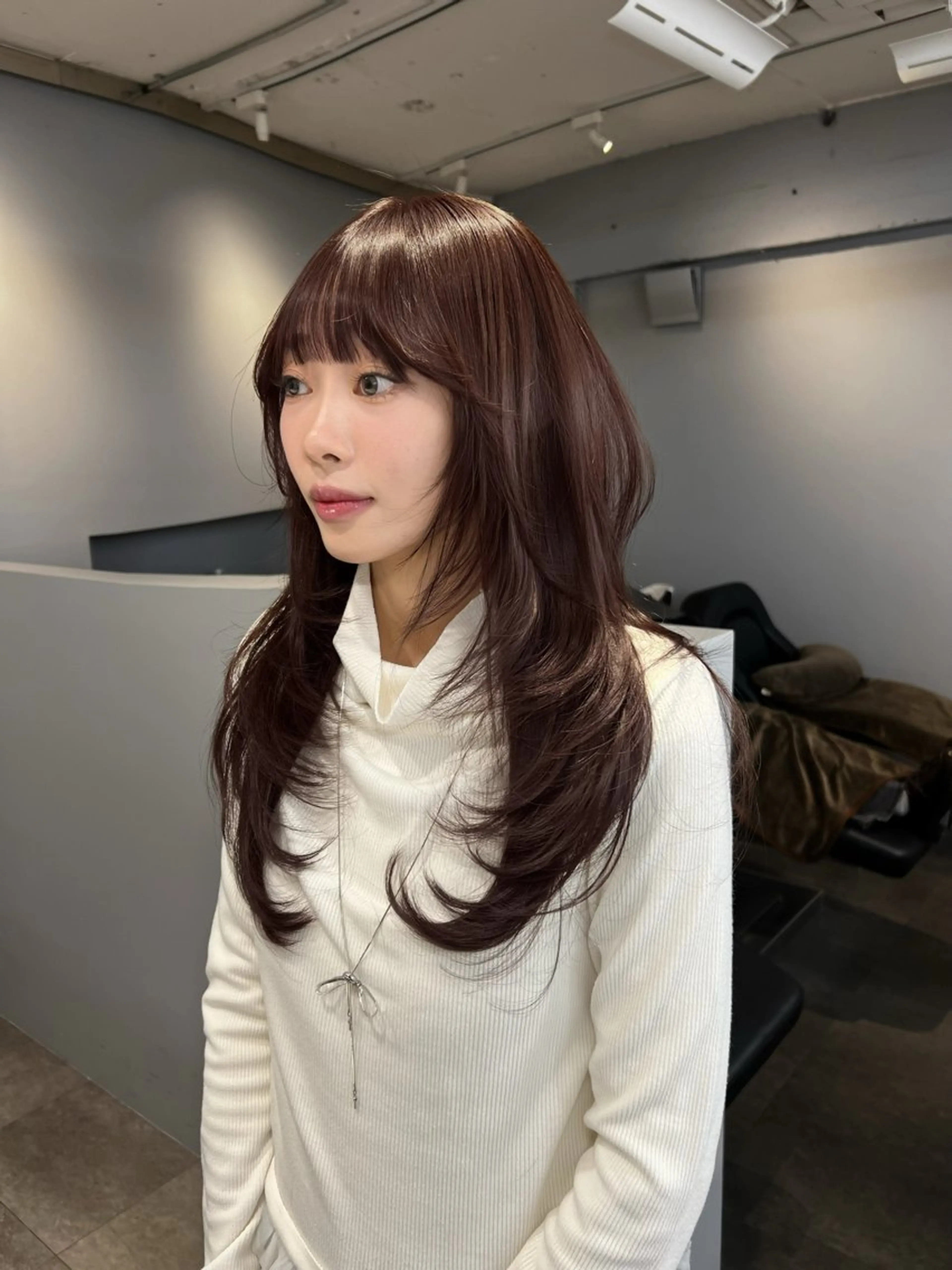 ロング カラー ロングレイヤー ピンクカラー バイオレットカラー ハイレイヤー レイヤーカット カット ヘアカラー 柔らかブラウン/顔周 りレイヤー♡ユウシのヘアスタイル