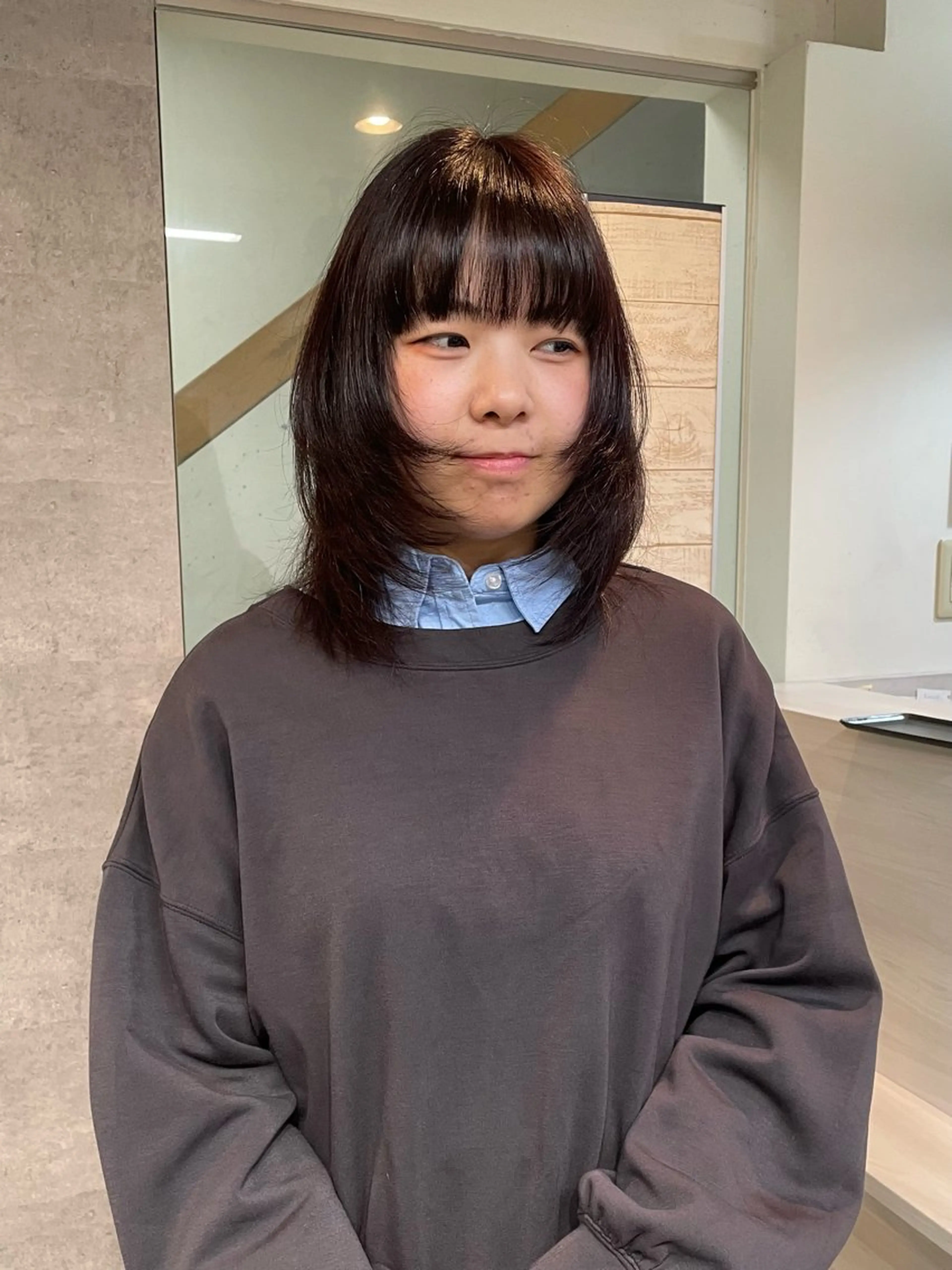 ミディアム 顔周りカット レイヤーカット 西岡 幸穂のヘアスタイル