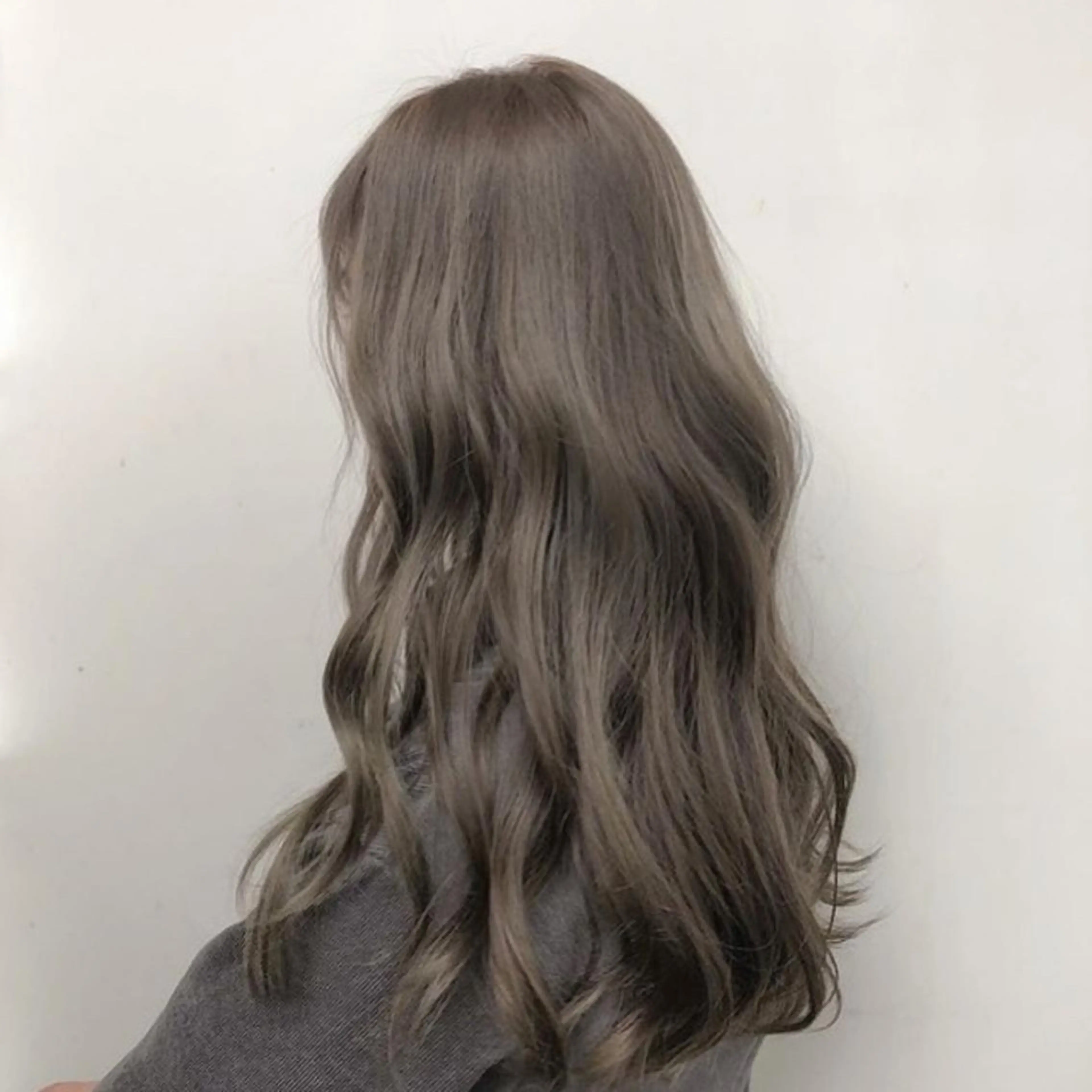 ロング カラー アッシュ ベージュカラー ヨシンモリ 韓国風ヘア ARTISAN所属・韓国ヘア🇰🇷💜 Minaのヘアスタイル