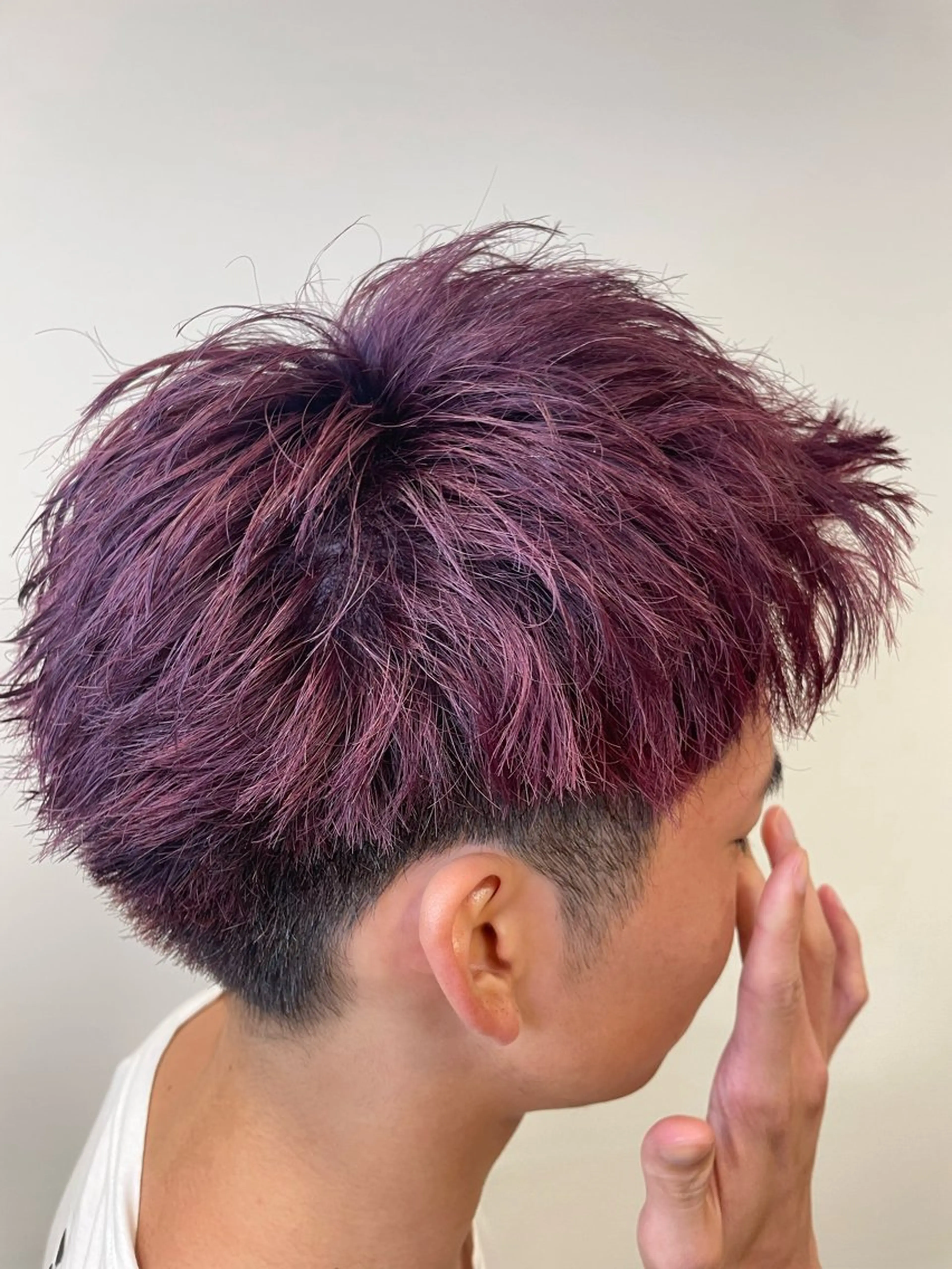 ショート カラー メンズ ピンクカラー パープルカラー 井上 悠人のヘアスタイル