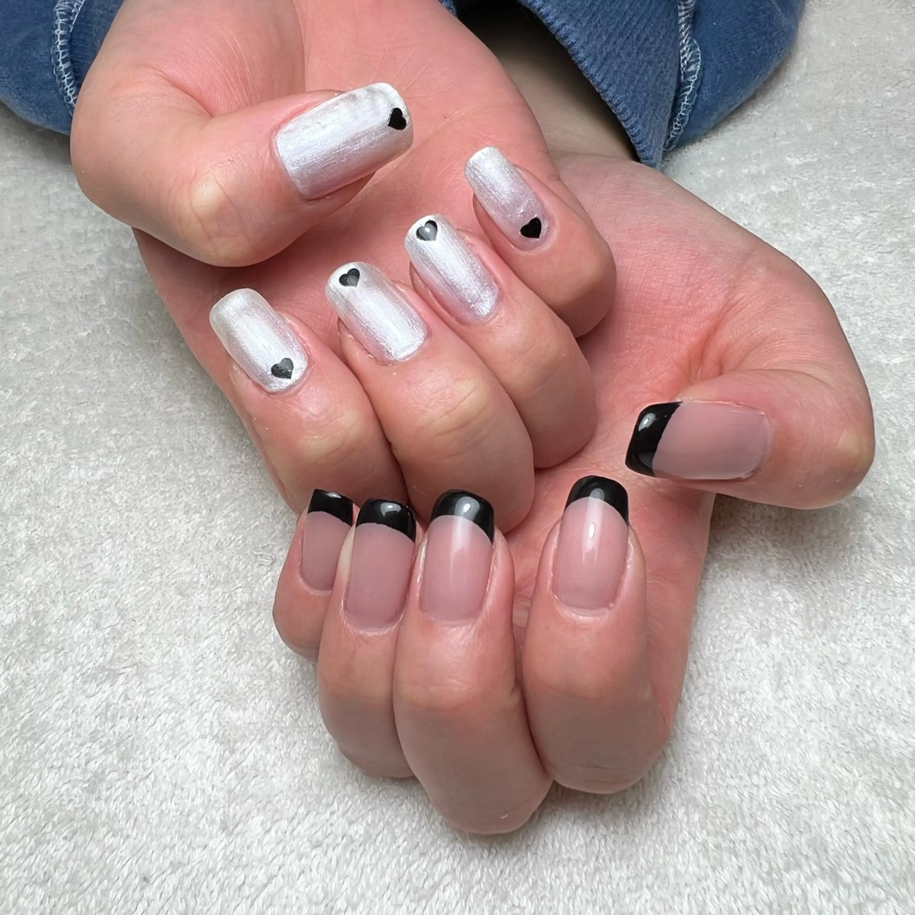 ネイル フレンチネイル ハート ホログラムネイル ハンドネイル COCO+所属・COCO +のエステ・リラクイメージ