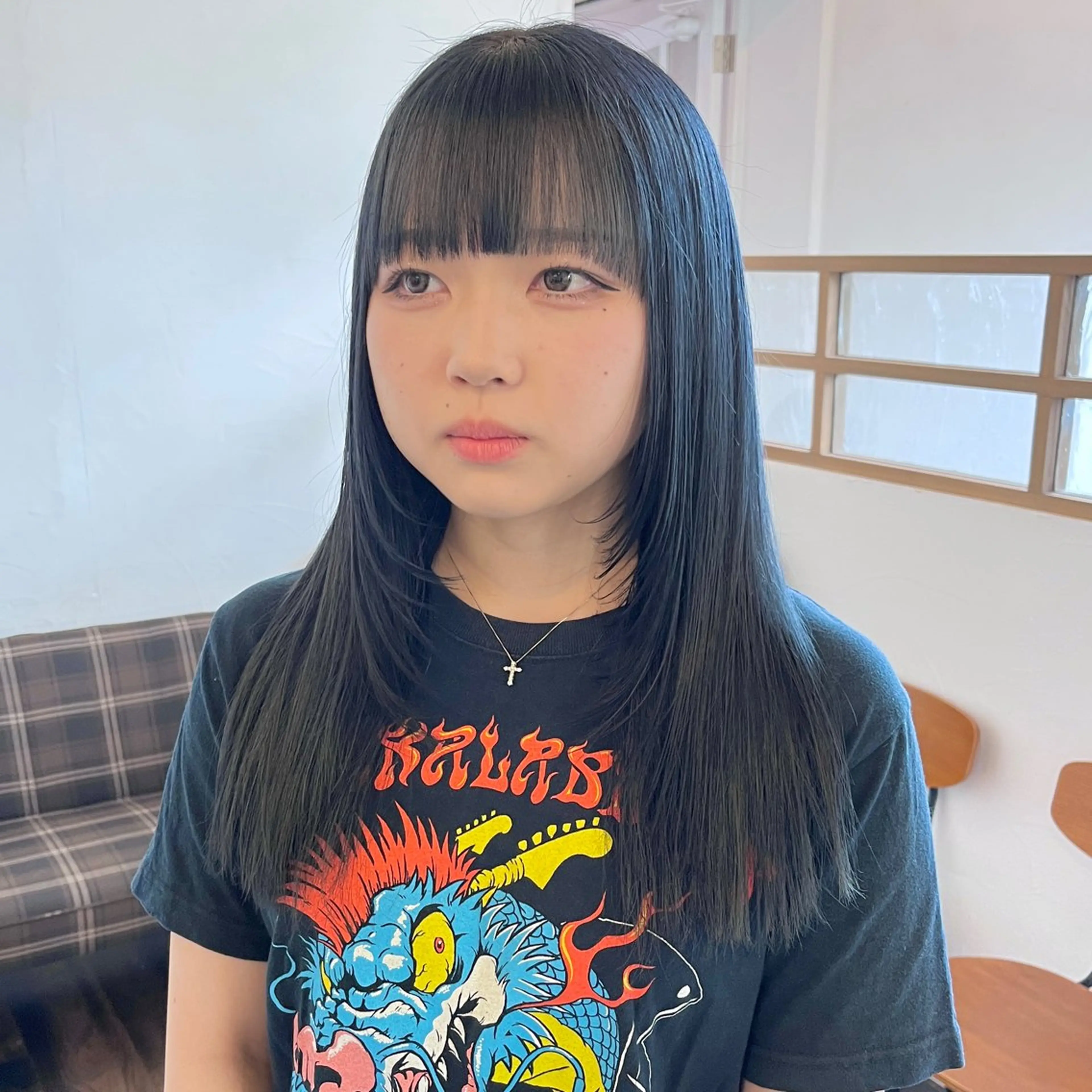 ロング カラー ブリーチ ブルーカラー ブルーグレー 透明感カラー 伊藤ゆかり/髪質改善 /透明感カラーのヘアスタイル