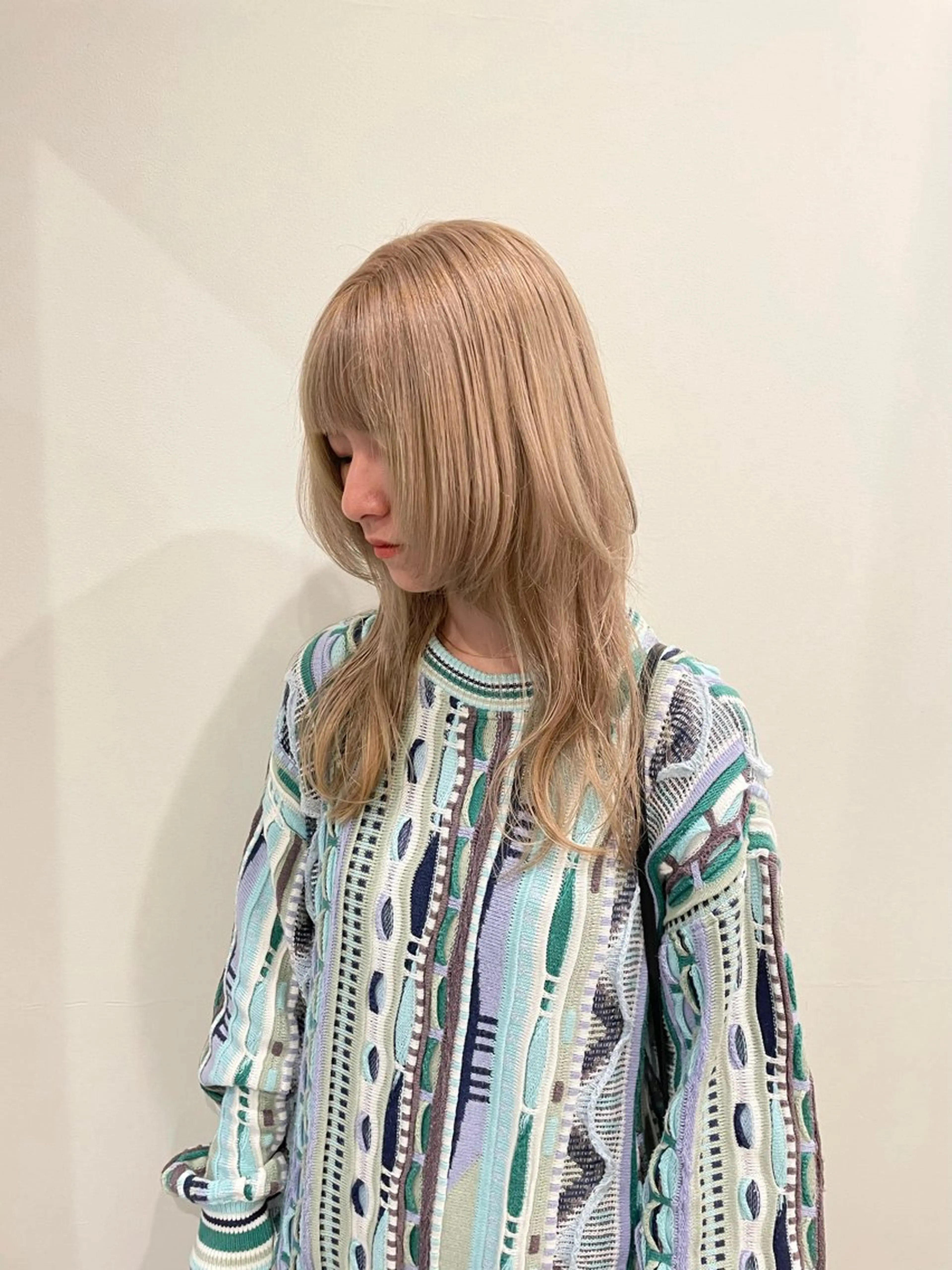ロング カラー ブロンド ウルフカット ヘアカラー 渋谷 留菜のヘアスタイル