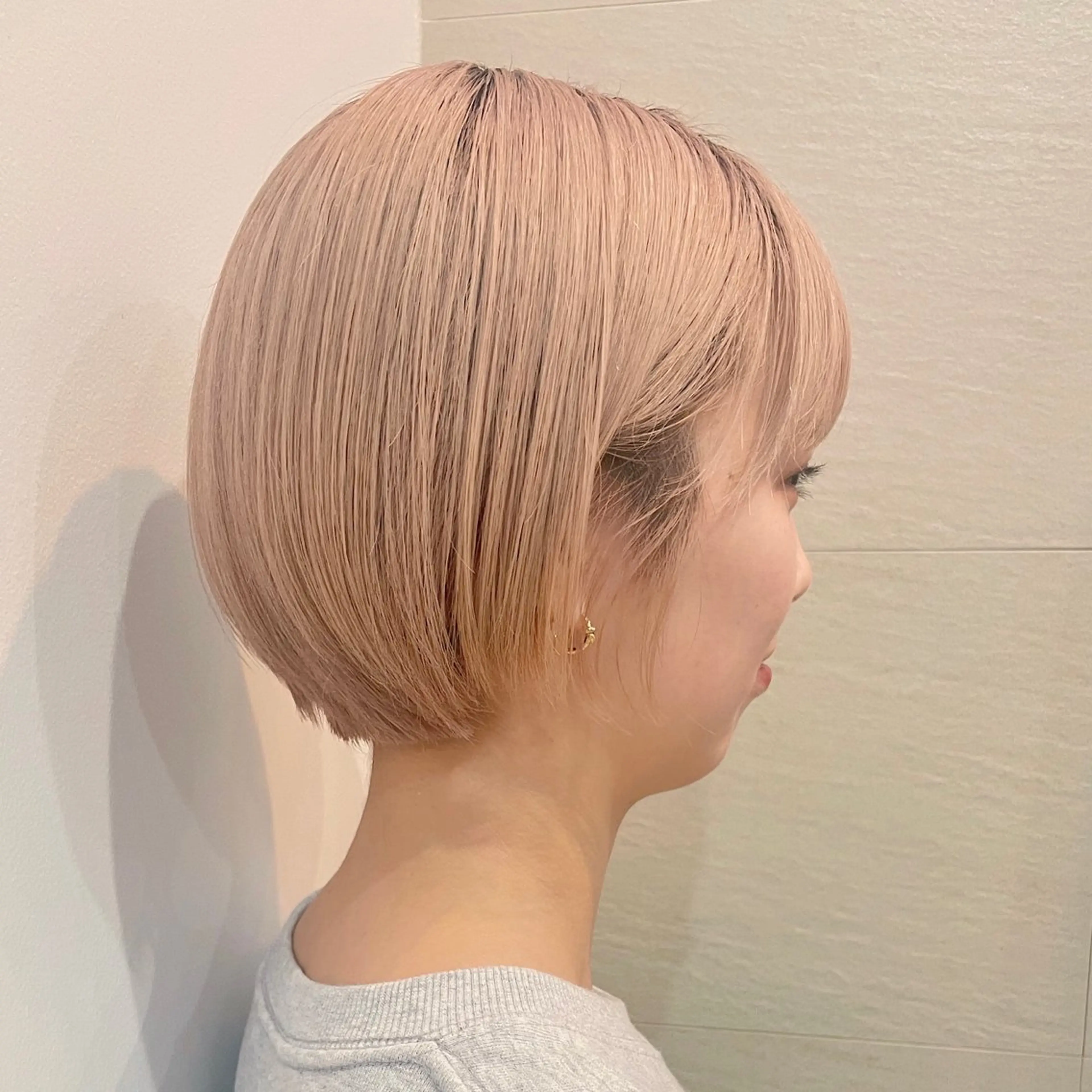 ショート ショートボブ ボブ ショートヘア あやめ【顔まわり/レ イヤー/柔らかカラ】のヘアスタイル