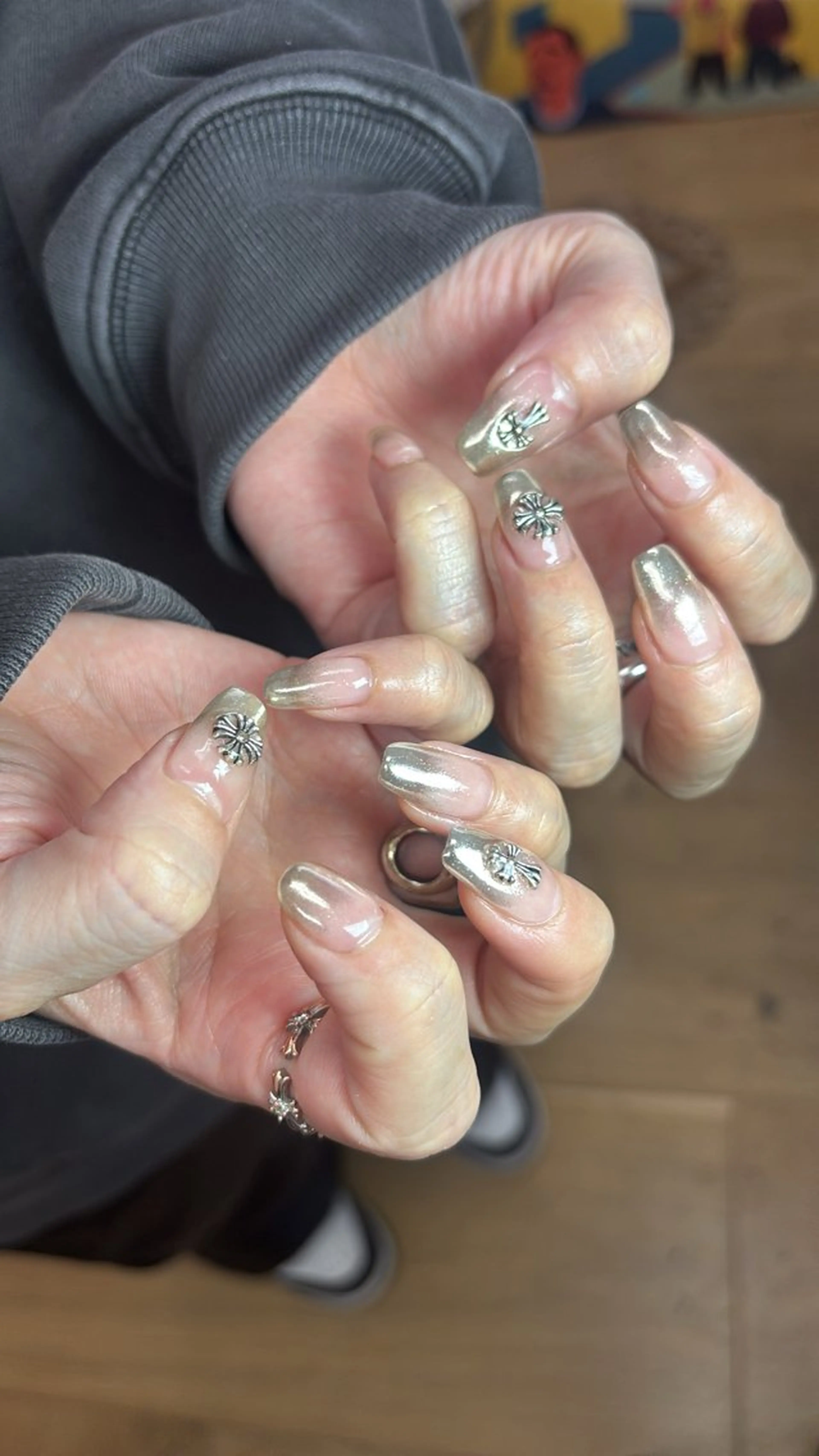 ネイル nailsalon hue所属・小山 羽奈のネイルデザイン