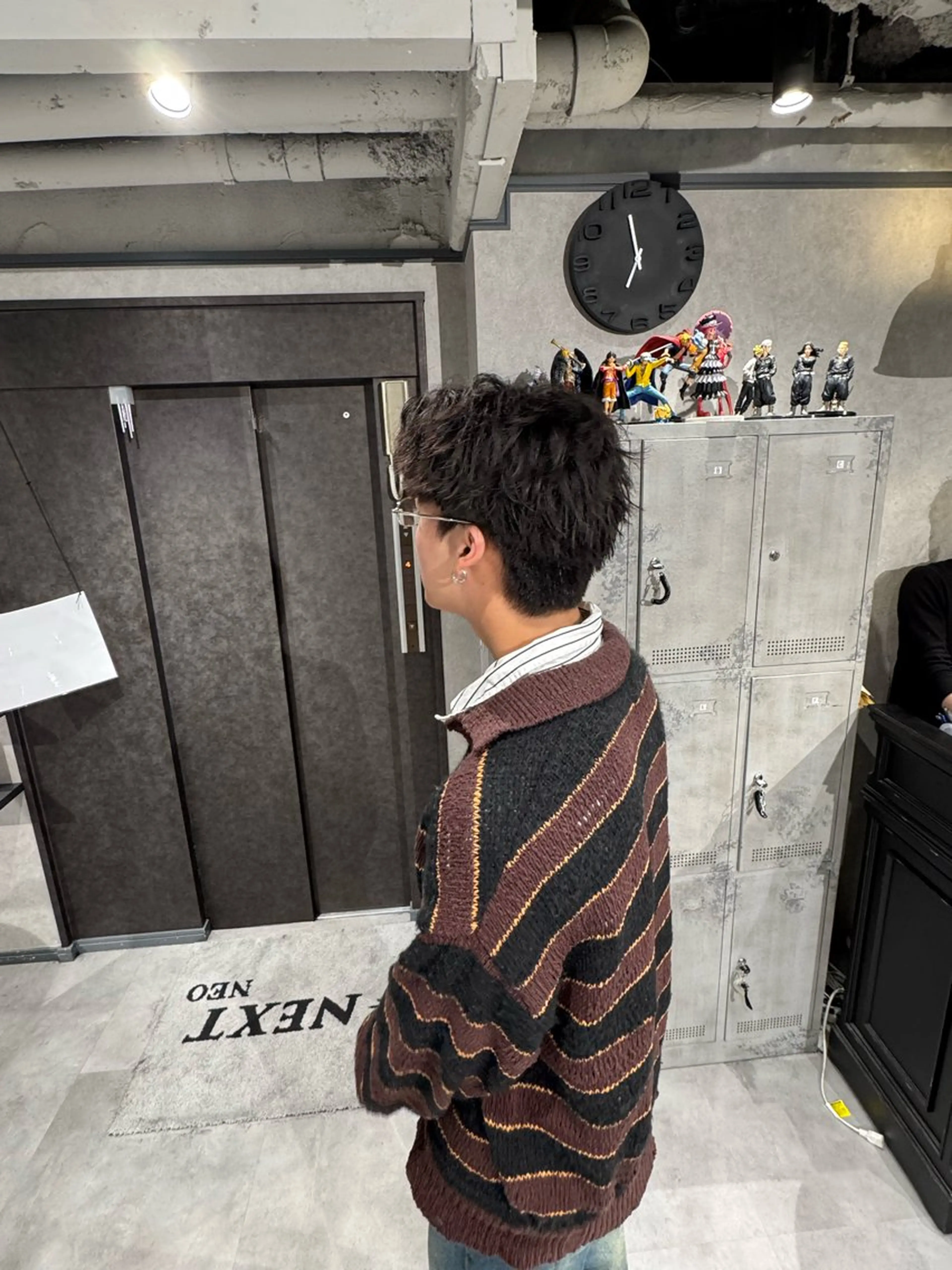 ショート メンズ ショートヘア カット 毛流れ特化愁斗 センターパートパーマのヘアスタイル