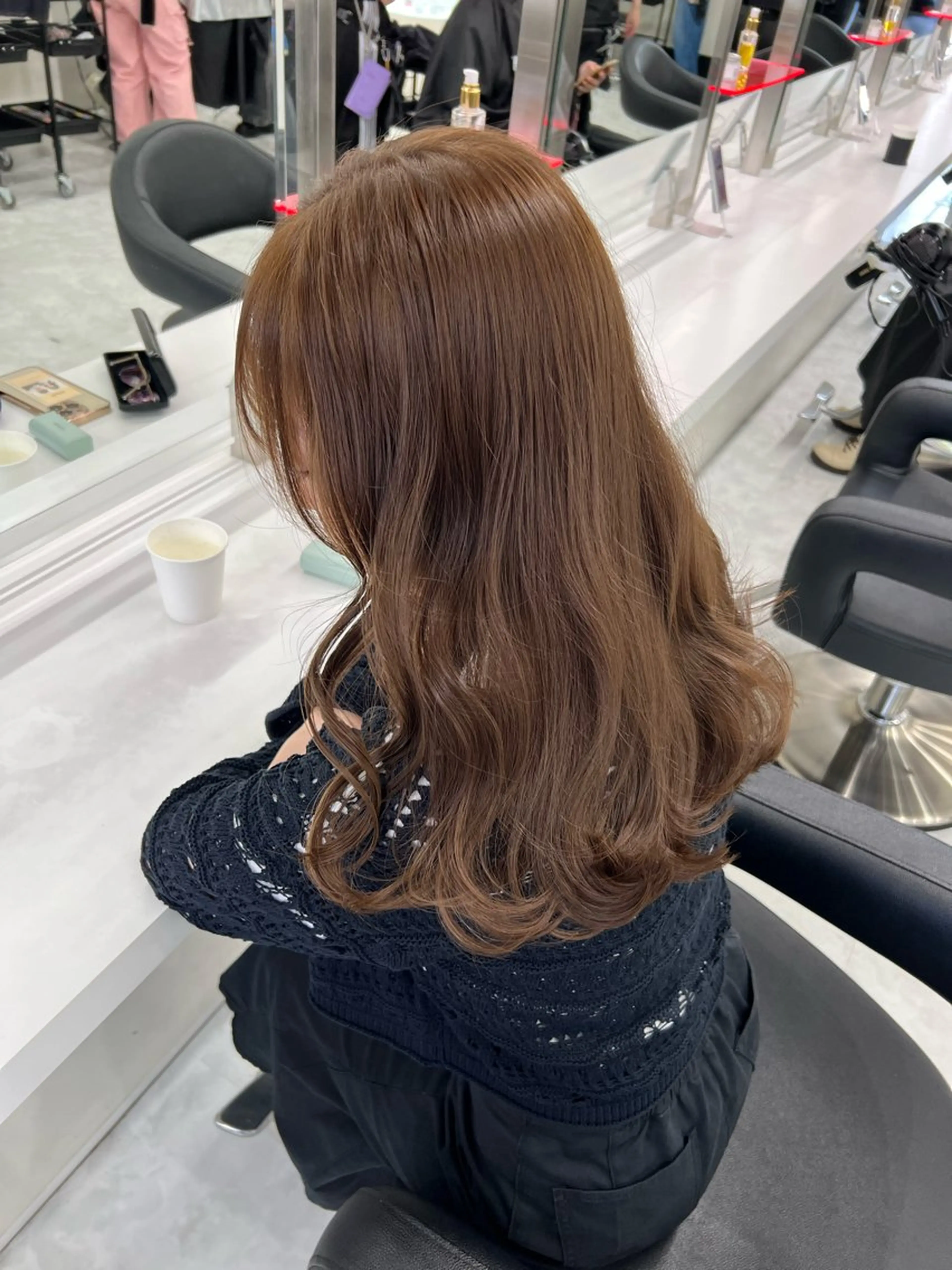 セミロング カラー オリーブカラー🫒 レイヤーカット✂︎のヘアスタイル