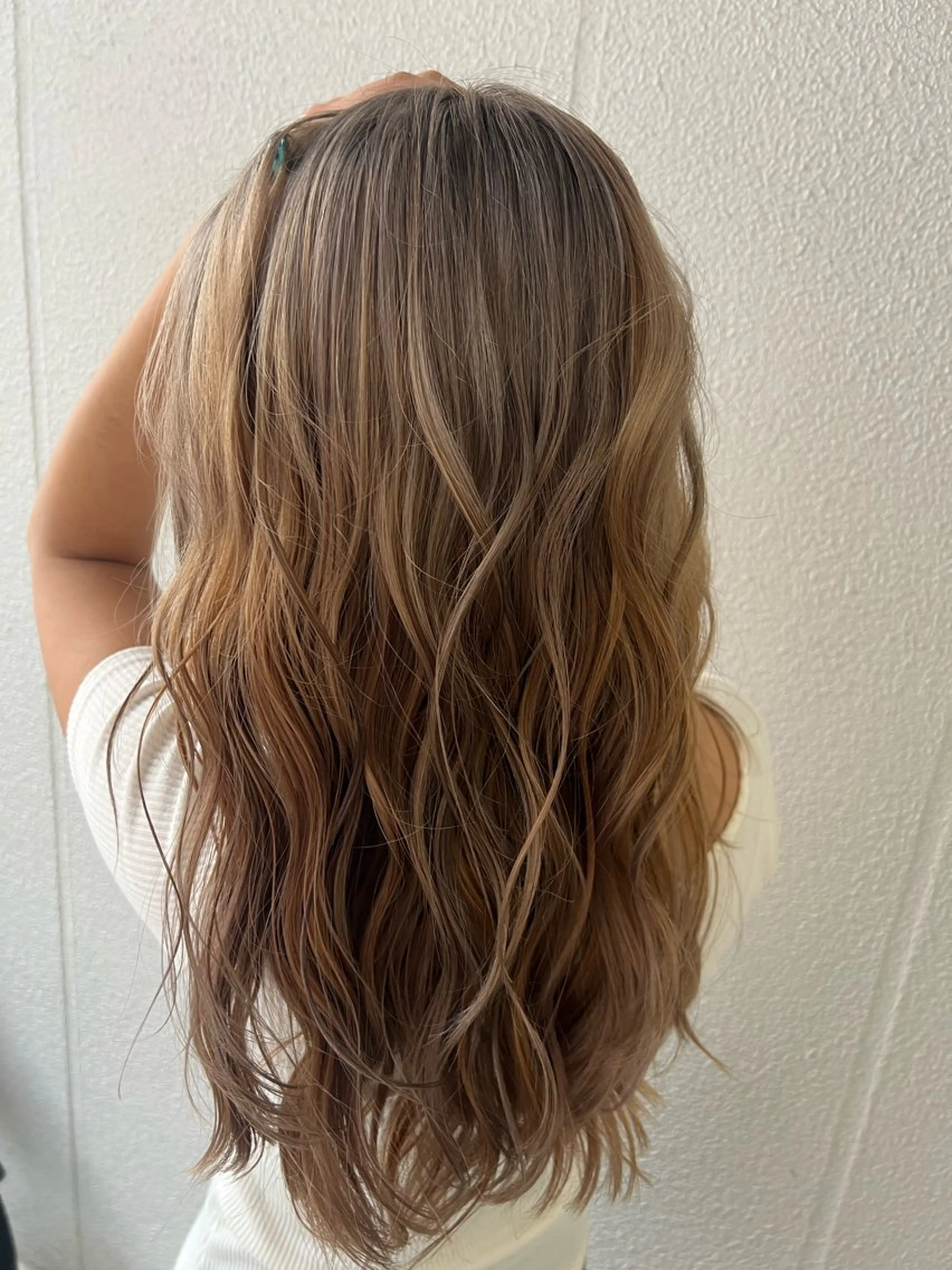 ロング カラー バレイヤージュ ハイライトカラー ハイライト レイヤーカット ヘアカラー HAREKE Loopidea所属・鈴木結花/立川美容師 /モデル募集のヘアスタイル