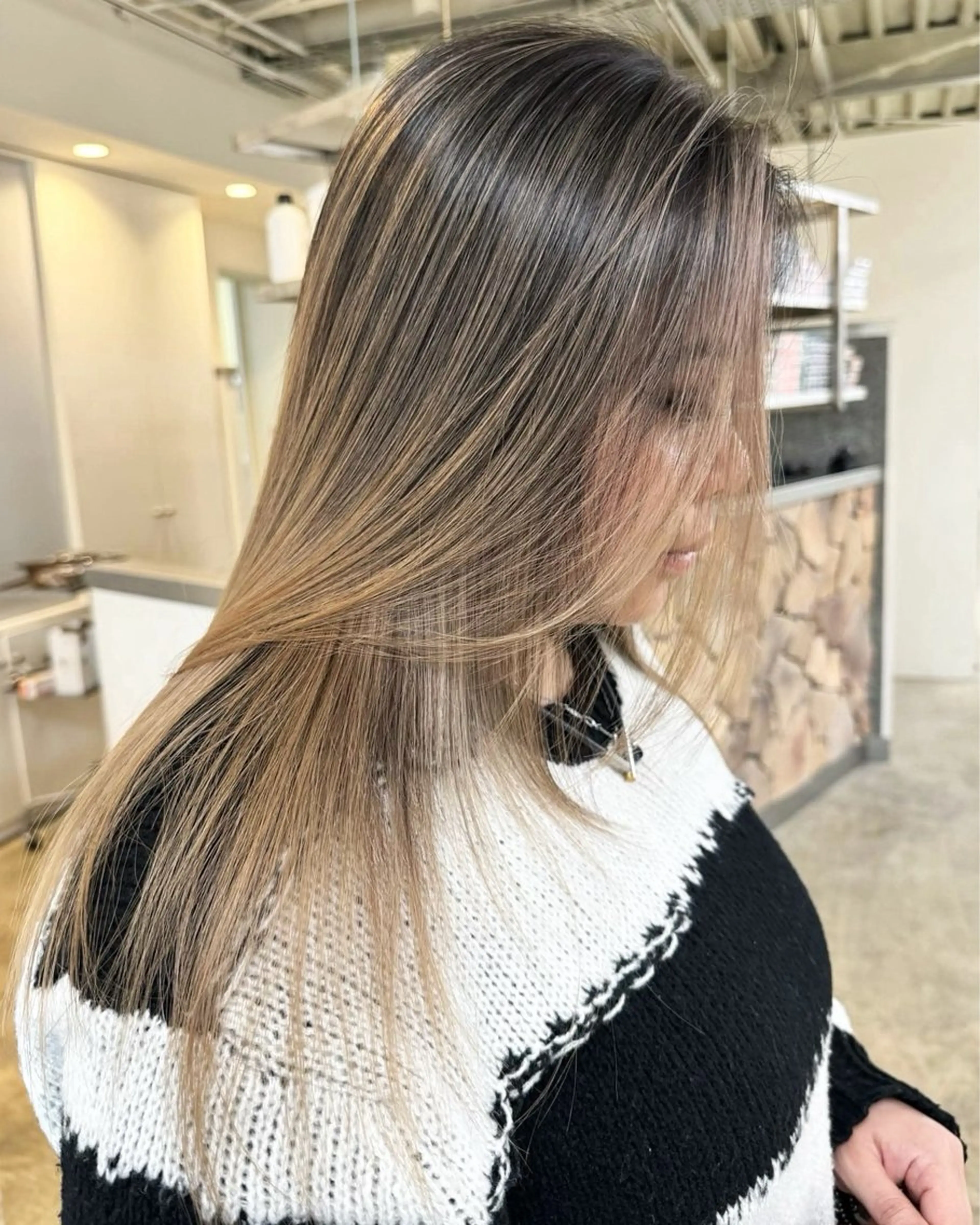 ロング ヘアカラー トリートメント Tsuyoki .のヘアスタイル