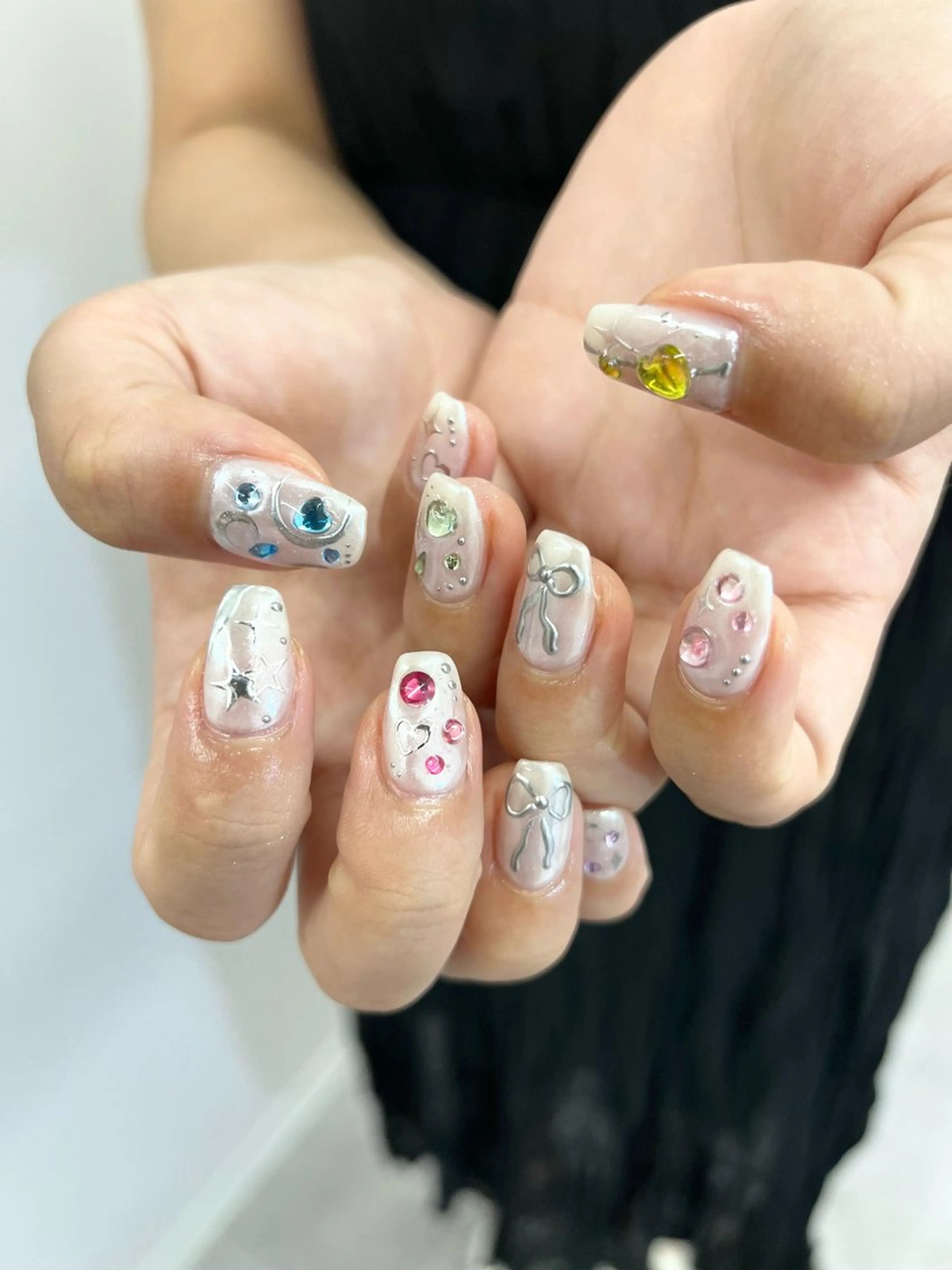 ネイル オーロラネイル ジェルネイル 韓国ネイル マグネットネイル ニュアンスネイル ハンドネイル ハンドケア Bana_ Nailのネイルデザイン