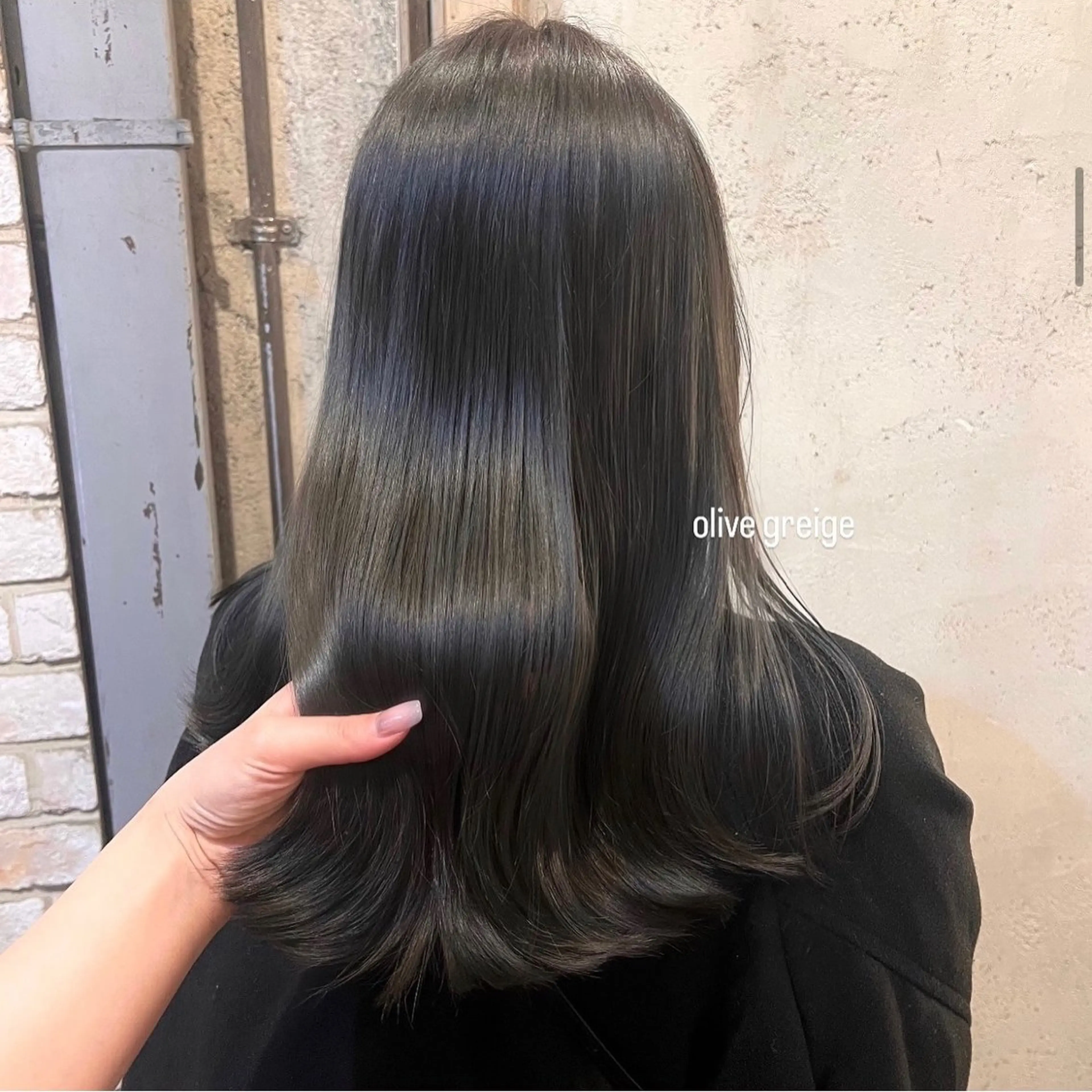 ミディアム カラー パーマ ヘアアレンジ 前川 朋香のヘアスタイル