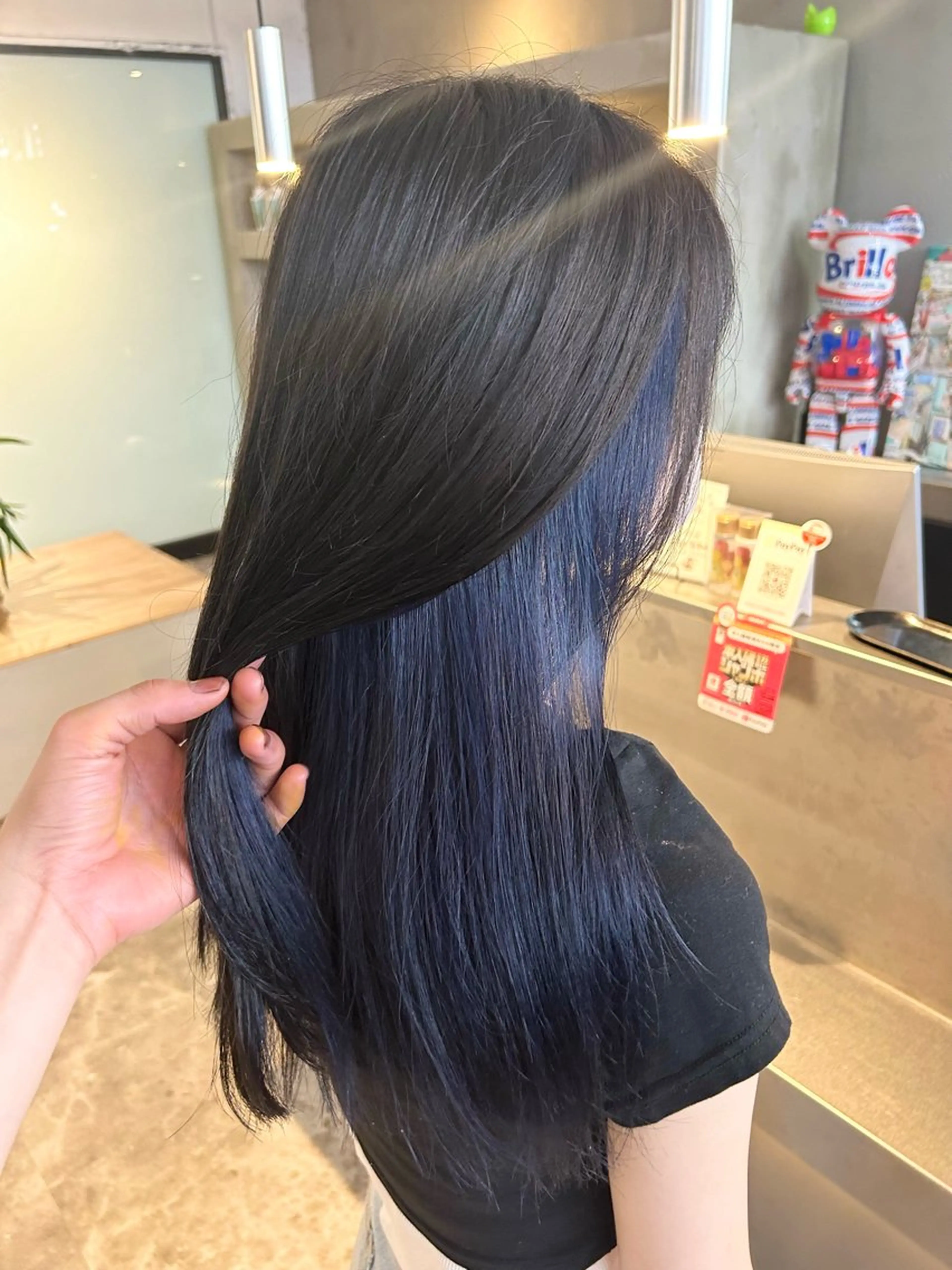 セミロング ヘアカラー 縮毛矯正🐼暖色 根本侑季のヘアスタイル