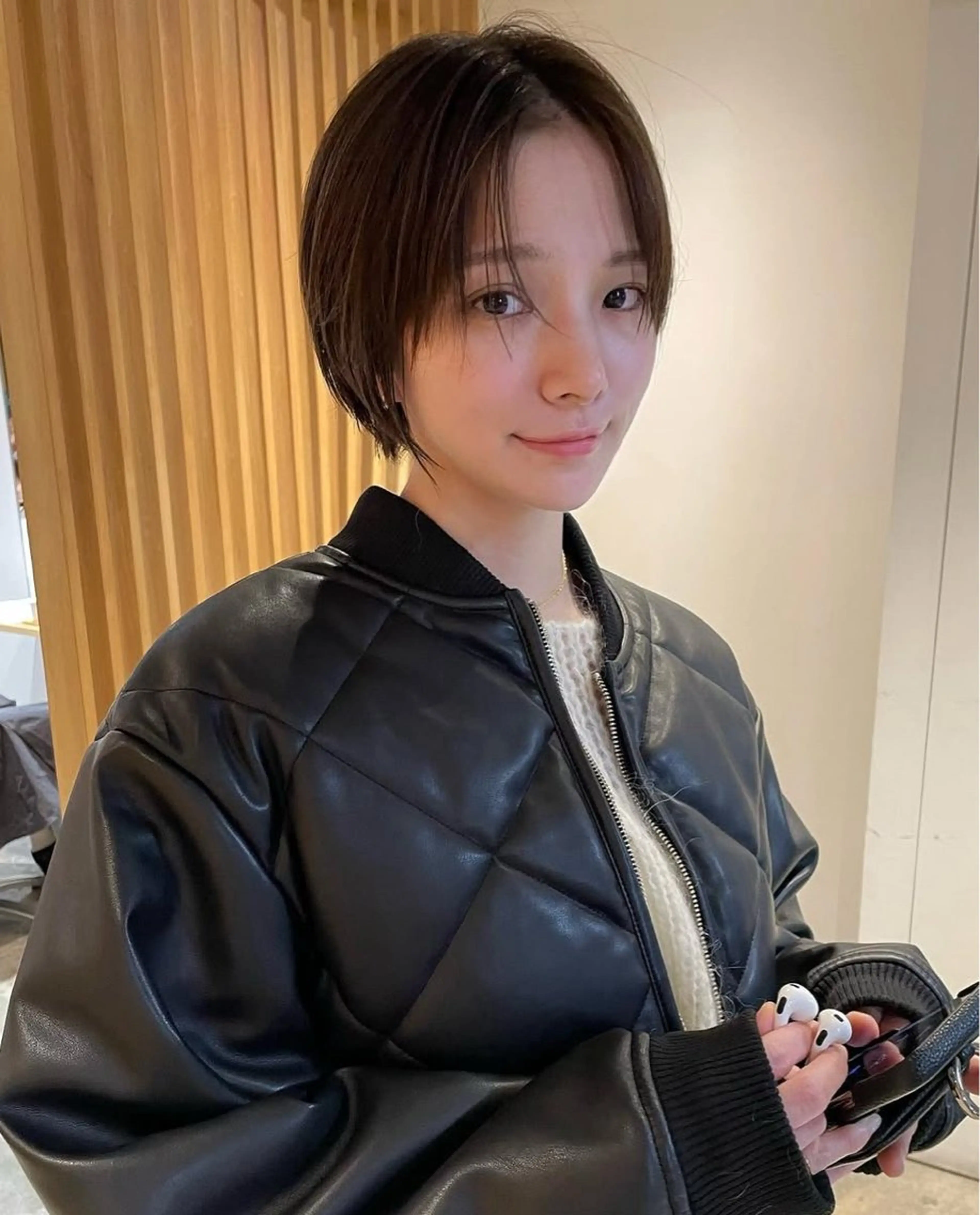 ショート カラー 透明感カラー🫧 CHIHIROのヘアスタイル