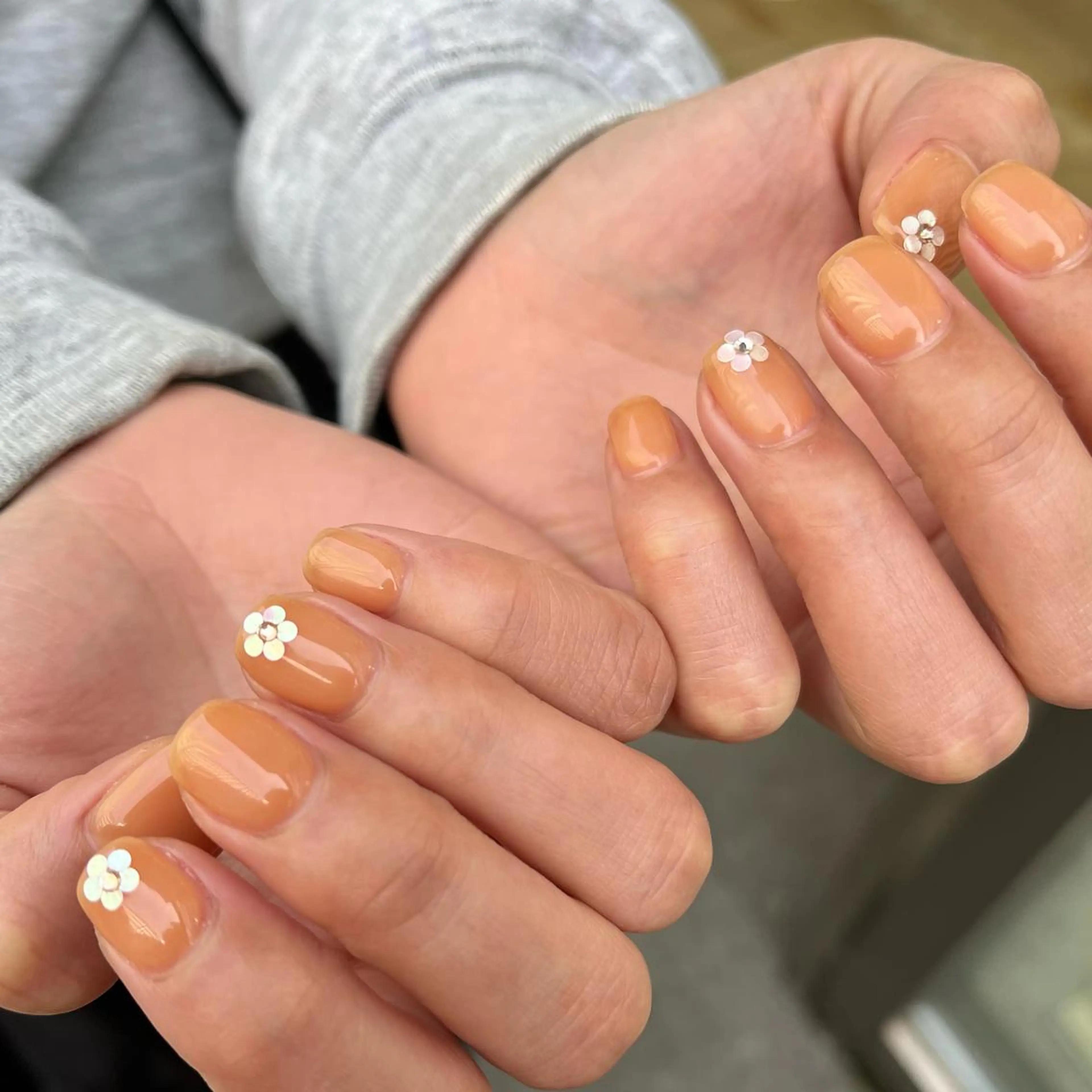 ネイル ガーリー 韓国ネイル シンプルネイル Momone ／渋谷／パラジェルのネイルデザイン