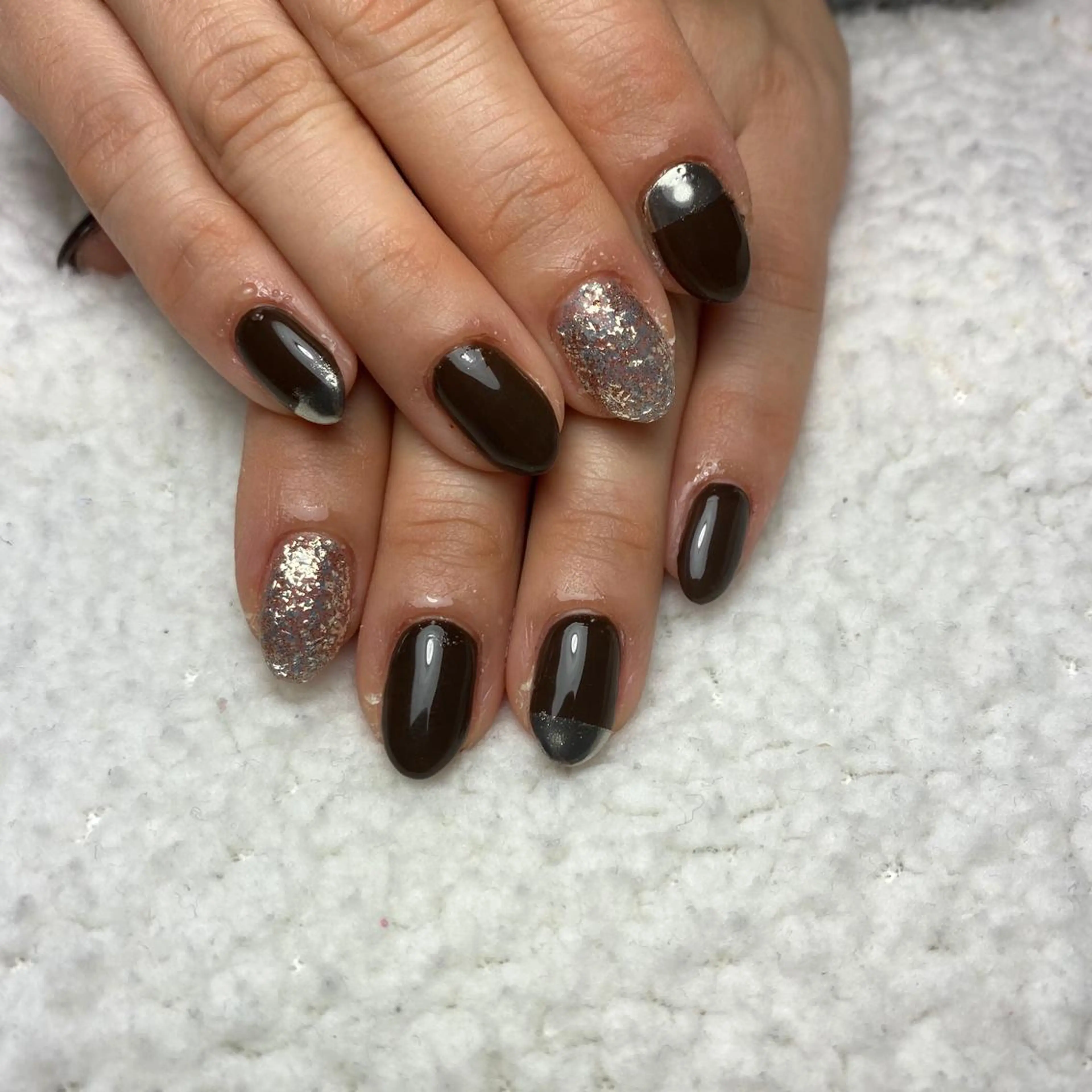 ネイル ラメ(グリッター) ミラーネイル 冬ネイル ハンドネイル COCO+所属・COCO +のエステ・リラクイメージ