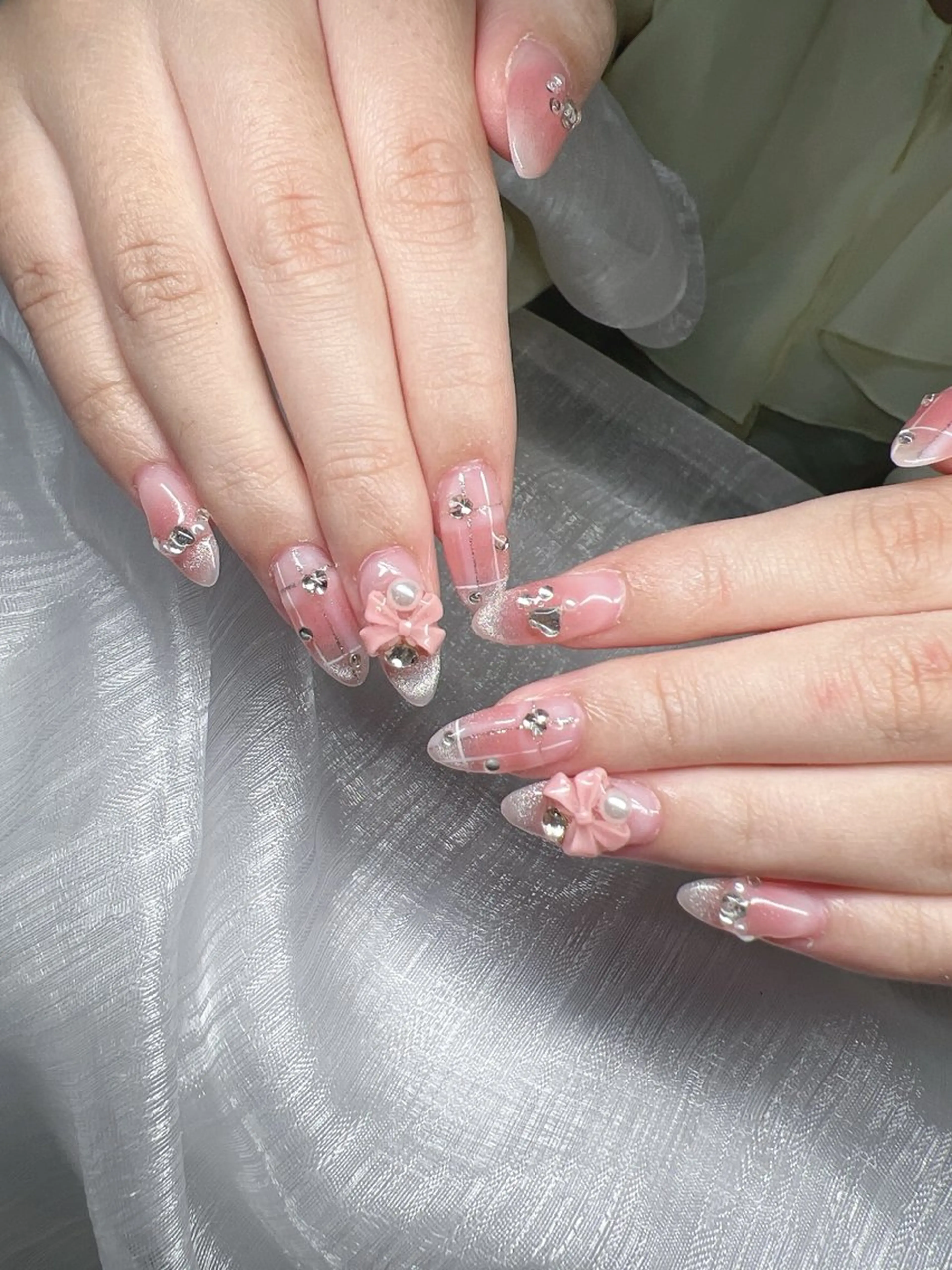 ネイル 長さ出し グラデーション 卒業式 キラキラネイル マグネットネイル ハンドネイル Lee Nailsのネイルデザイン