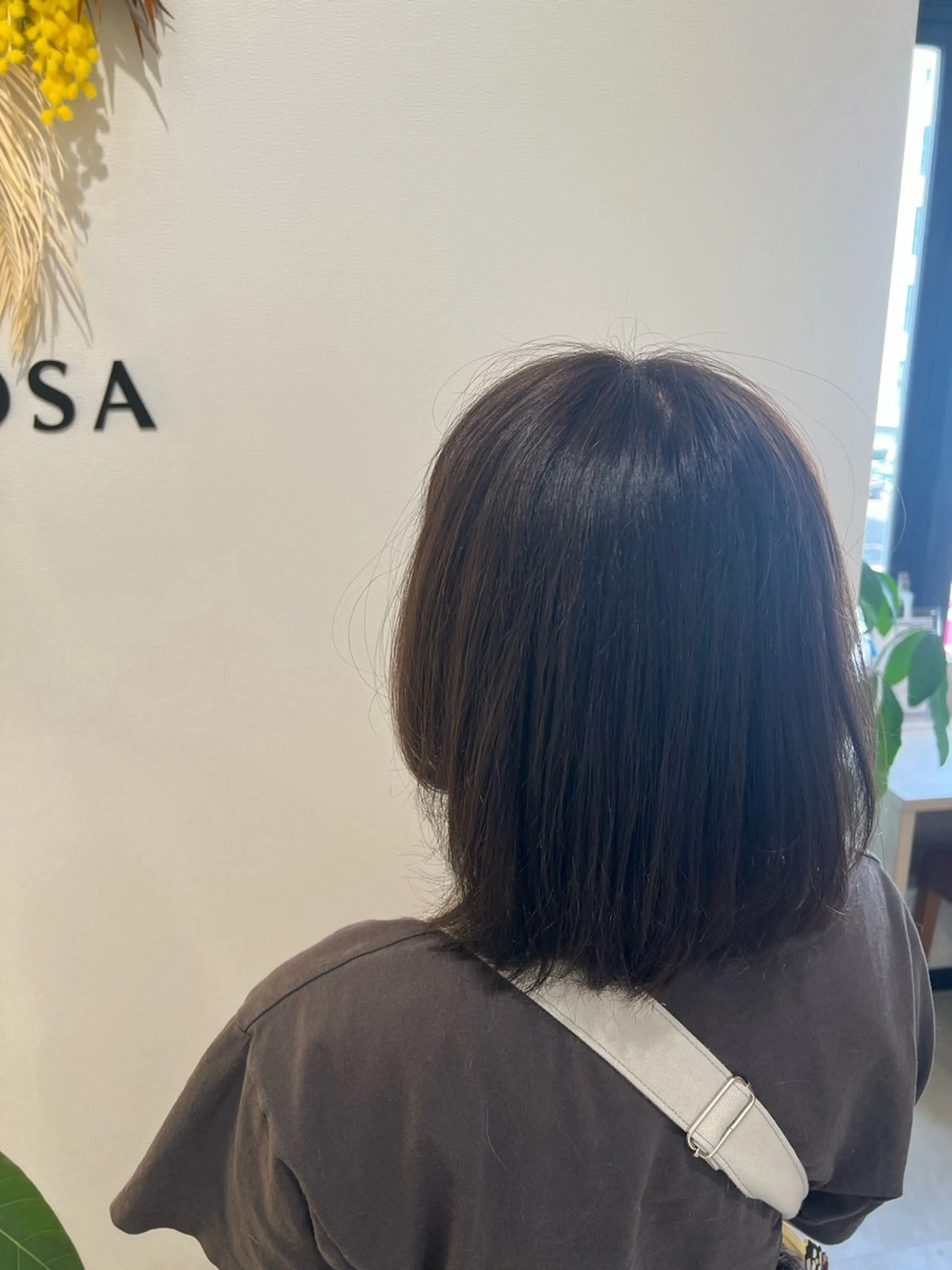 ミディアム 鈴木 彩香のヘアスタイル
