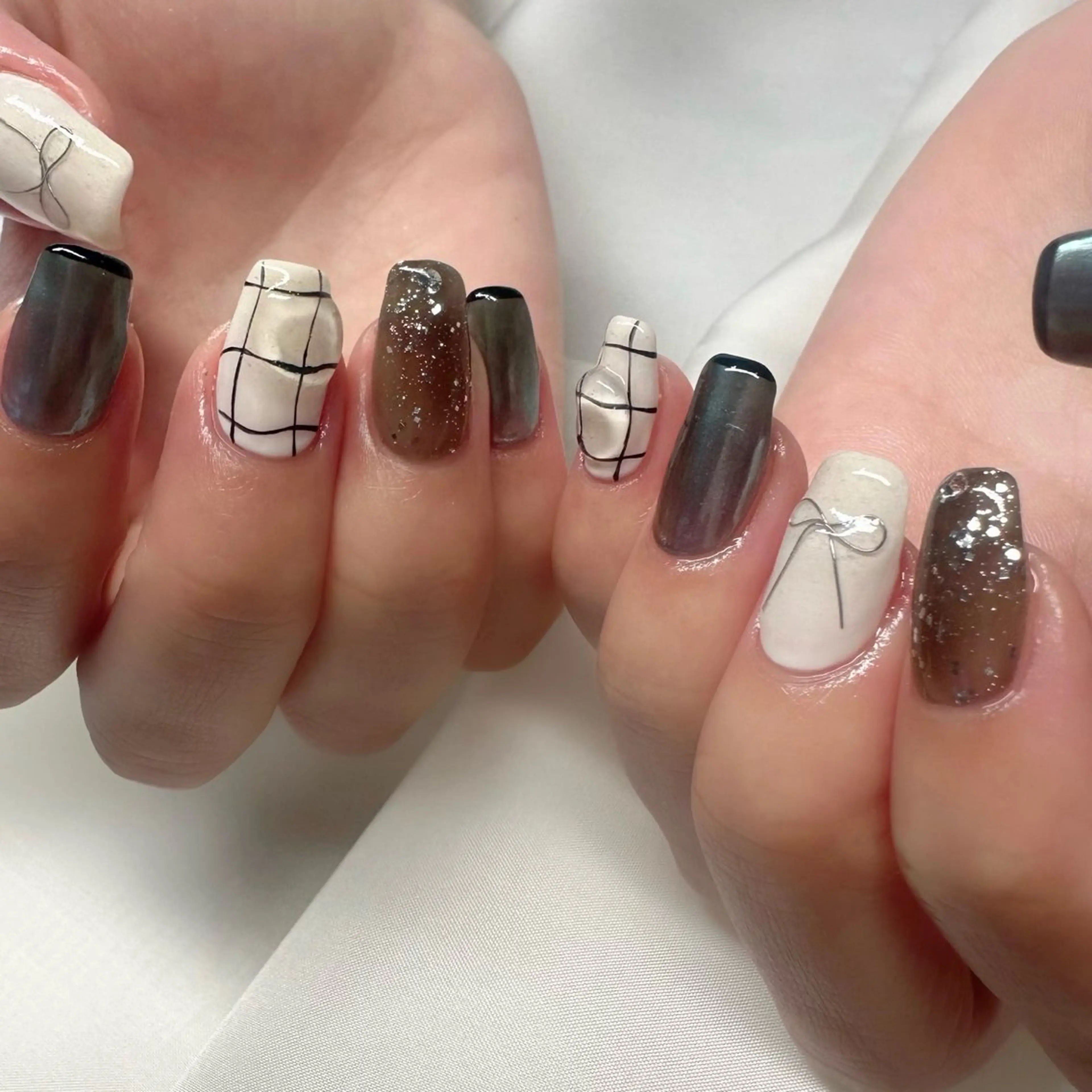 ネイル アートネイル 氷ネイル・うるうるネイル 韓国ネイル ミラーネイル ニュアンスネイル 🪞KAPE NAIL 🪞のネイルデザイン