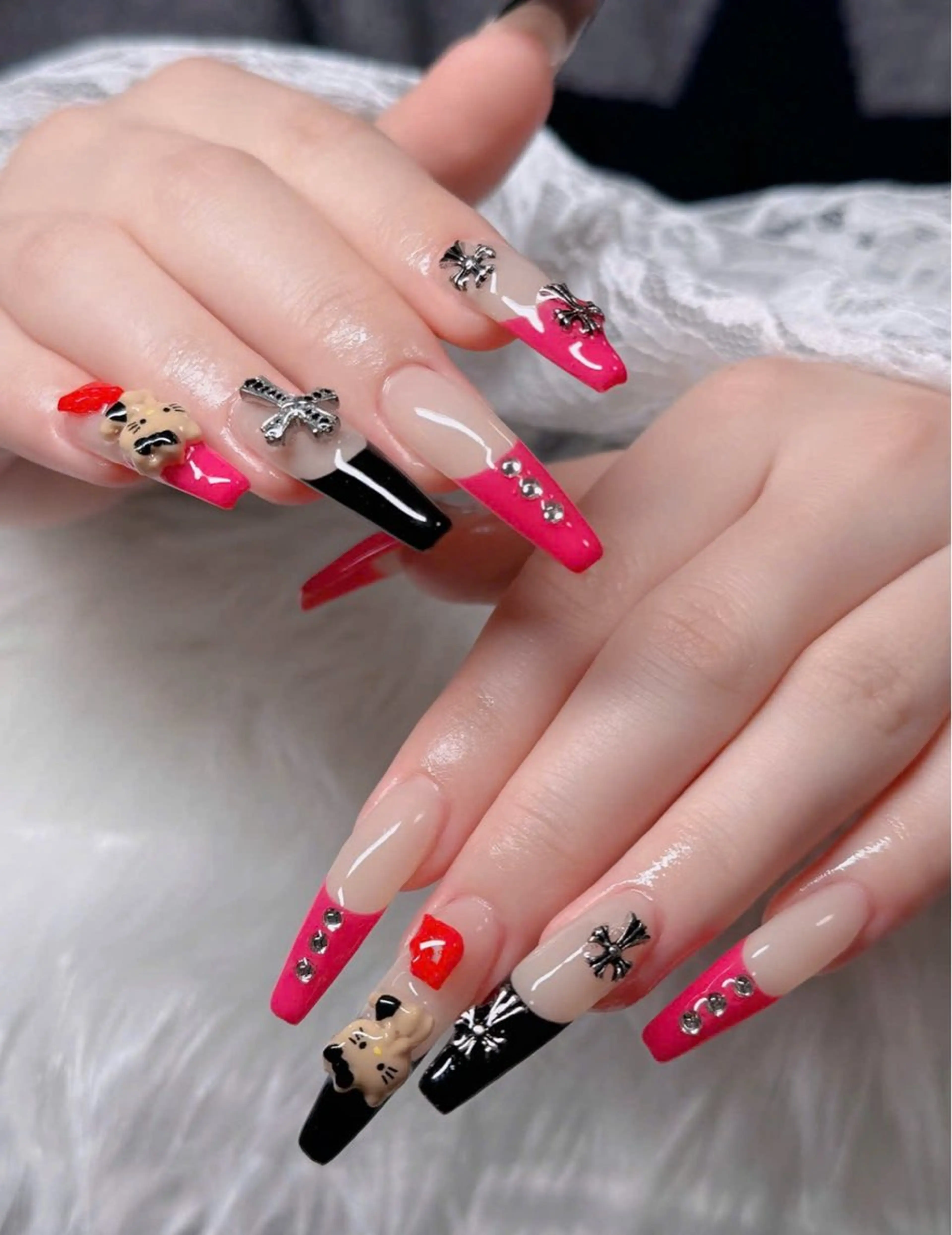 ネイル フレンチネイル ジェルネイル ガラスフレンチ ハロウィン ハート H.baby nail所属・H.baby Nail Salonのネイルデザイン
