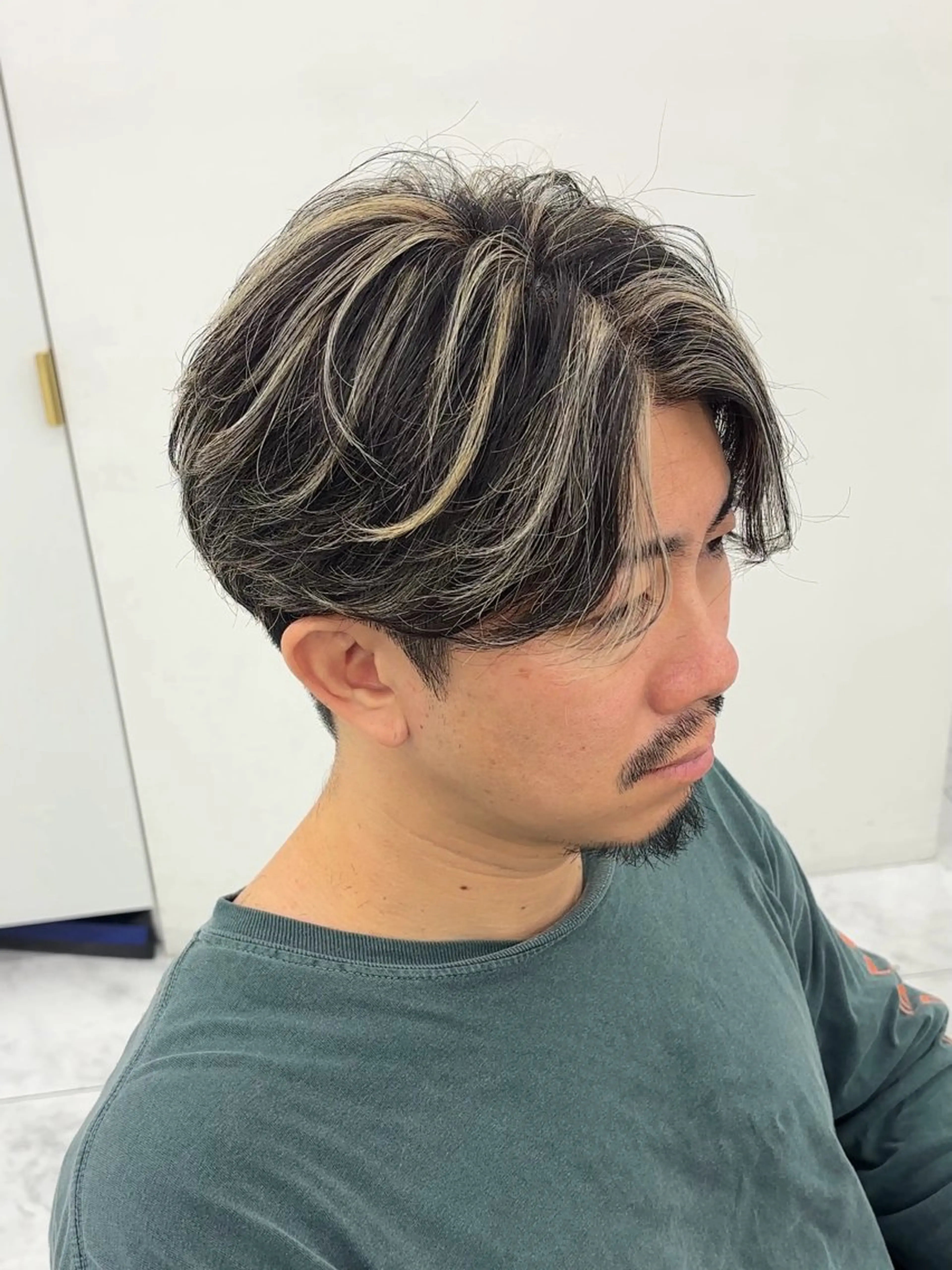 カラー メンズ メンズメッシュ 黒髪 メッシュ ヘアカラー メンズカット ‪‪/メッシュのヘアスタイル