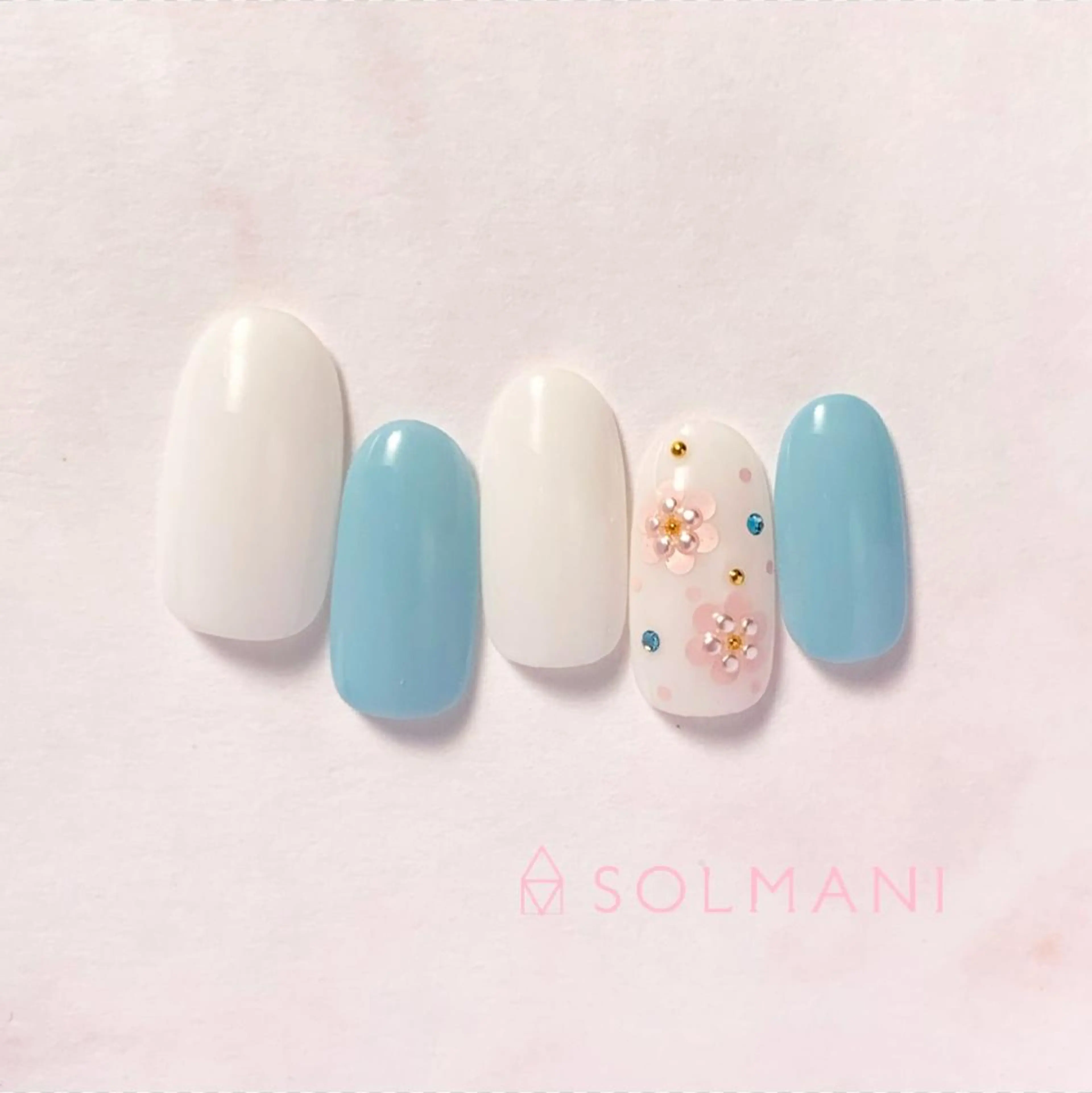 ネイル フラワーネイル ホログラムネイル SOLMANI 予約担当のネイルデザイン