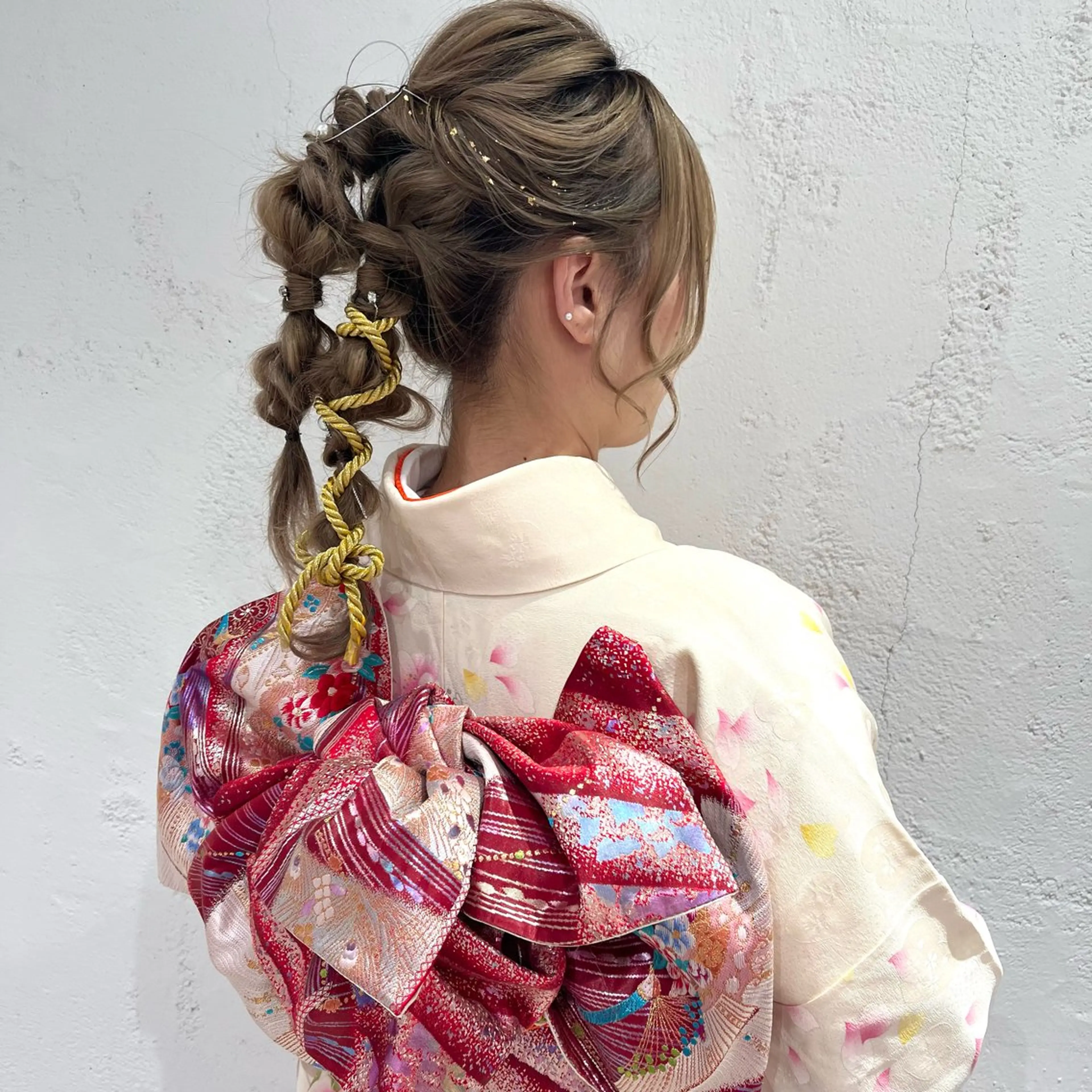 セミロング ヘアアレンジ 成人式 着付け ベージュ／ボブ ／ストレートのその他イメージ