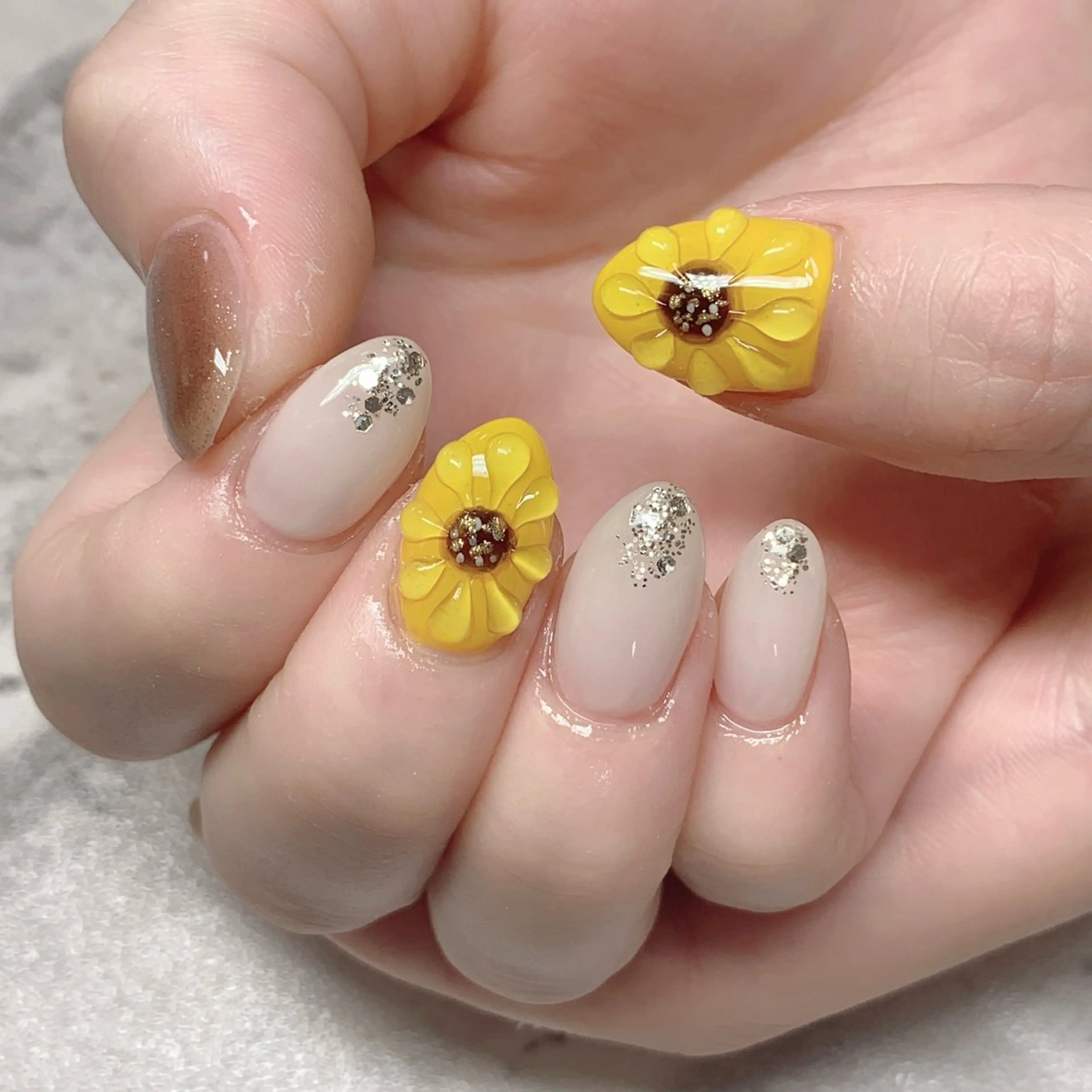 ネイル 💅ネイルハウス🏡 🎀TOMO🎀のネイルデザイン