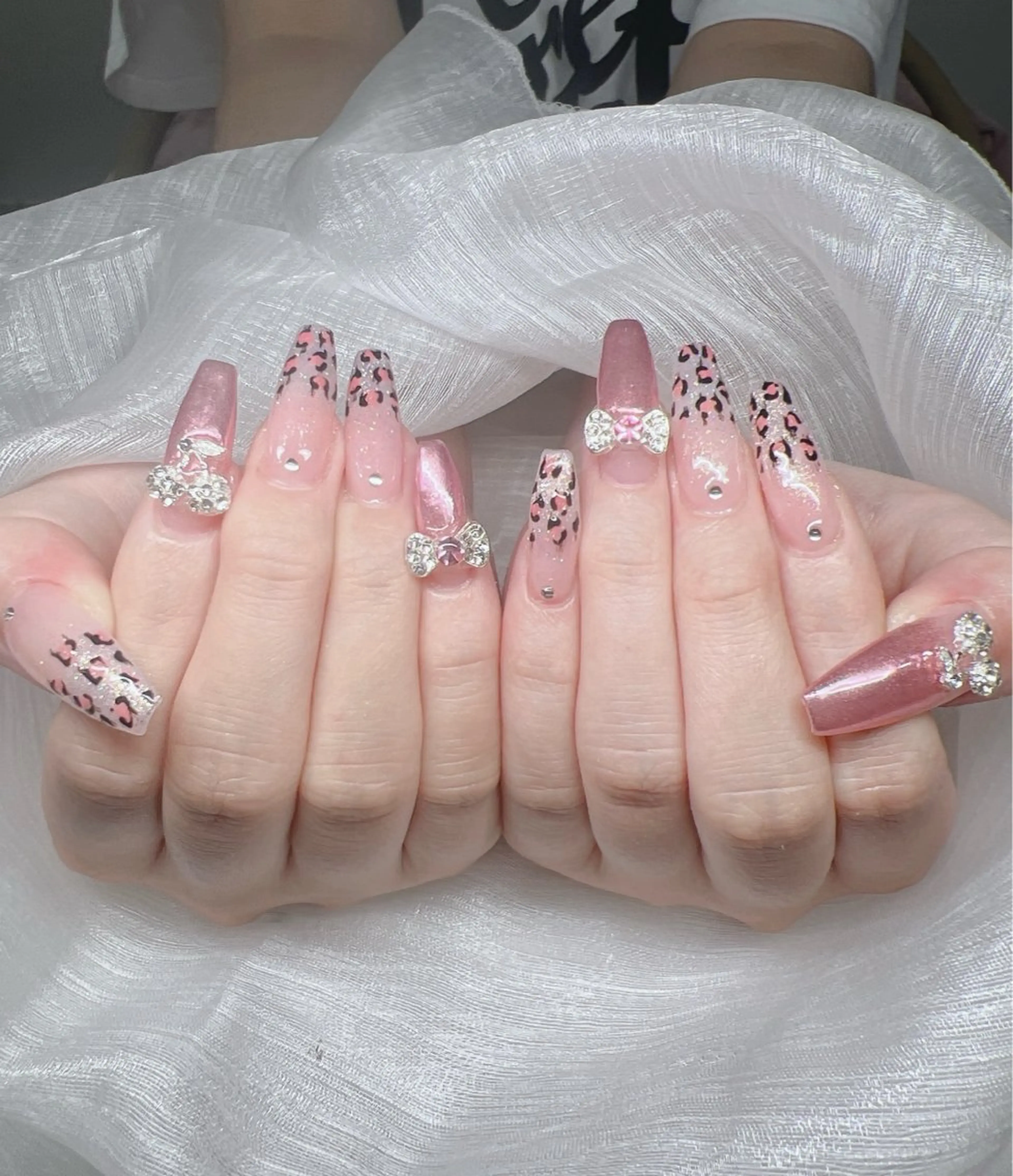 ネイル 長さ出し グラデーション キラキラネイル マグネットネイル ニュアンスネイル ハンドネイル Lee Nails チップ長さだし専門店のネイルデザイン