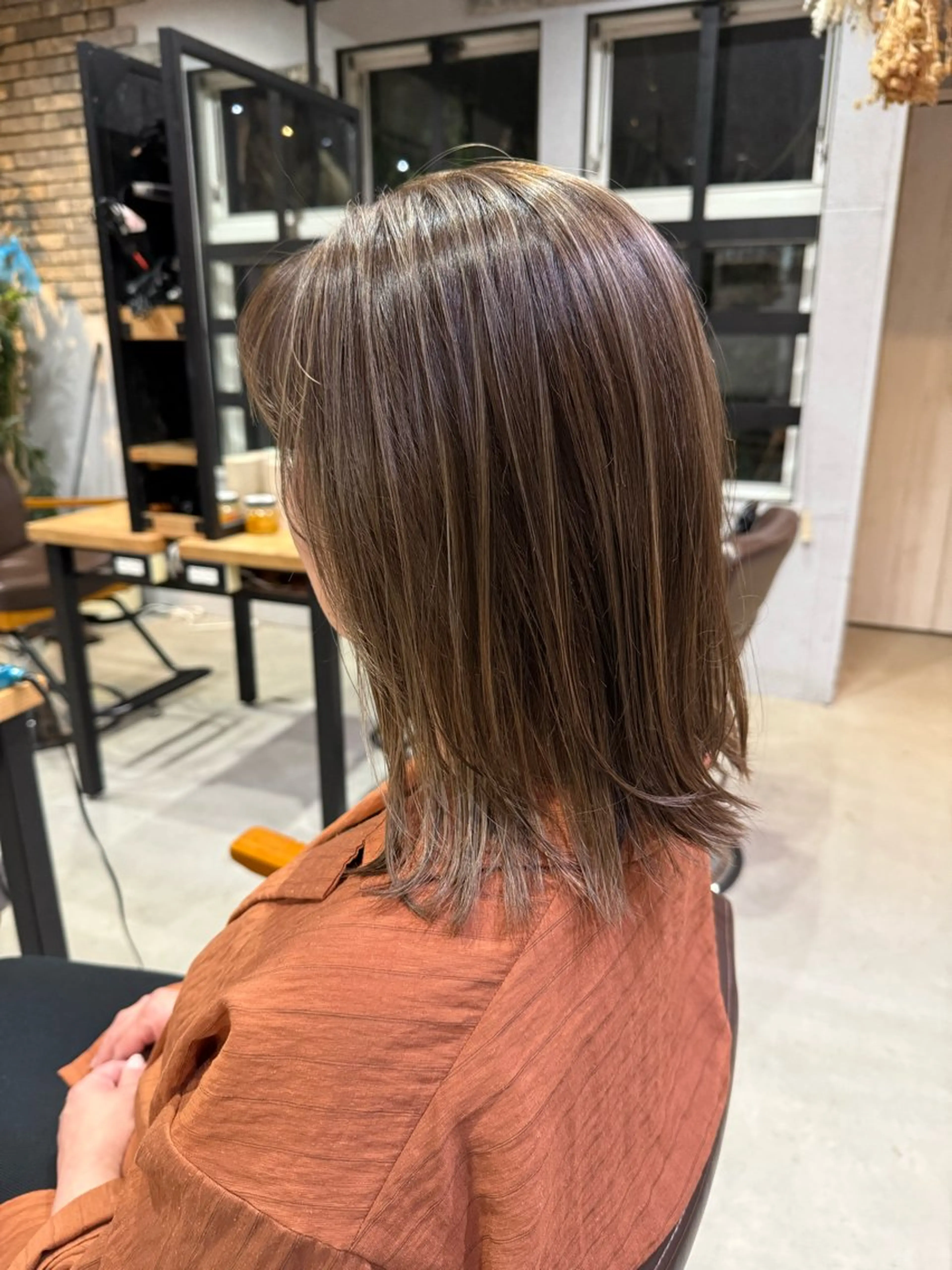 ミディアム カラー バレイヤージュ レイヤーカット ヘアカラー Graph'puppet所属・RYO/ハイトーン /バレイヤージュのヘアスタイル