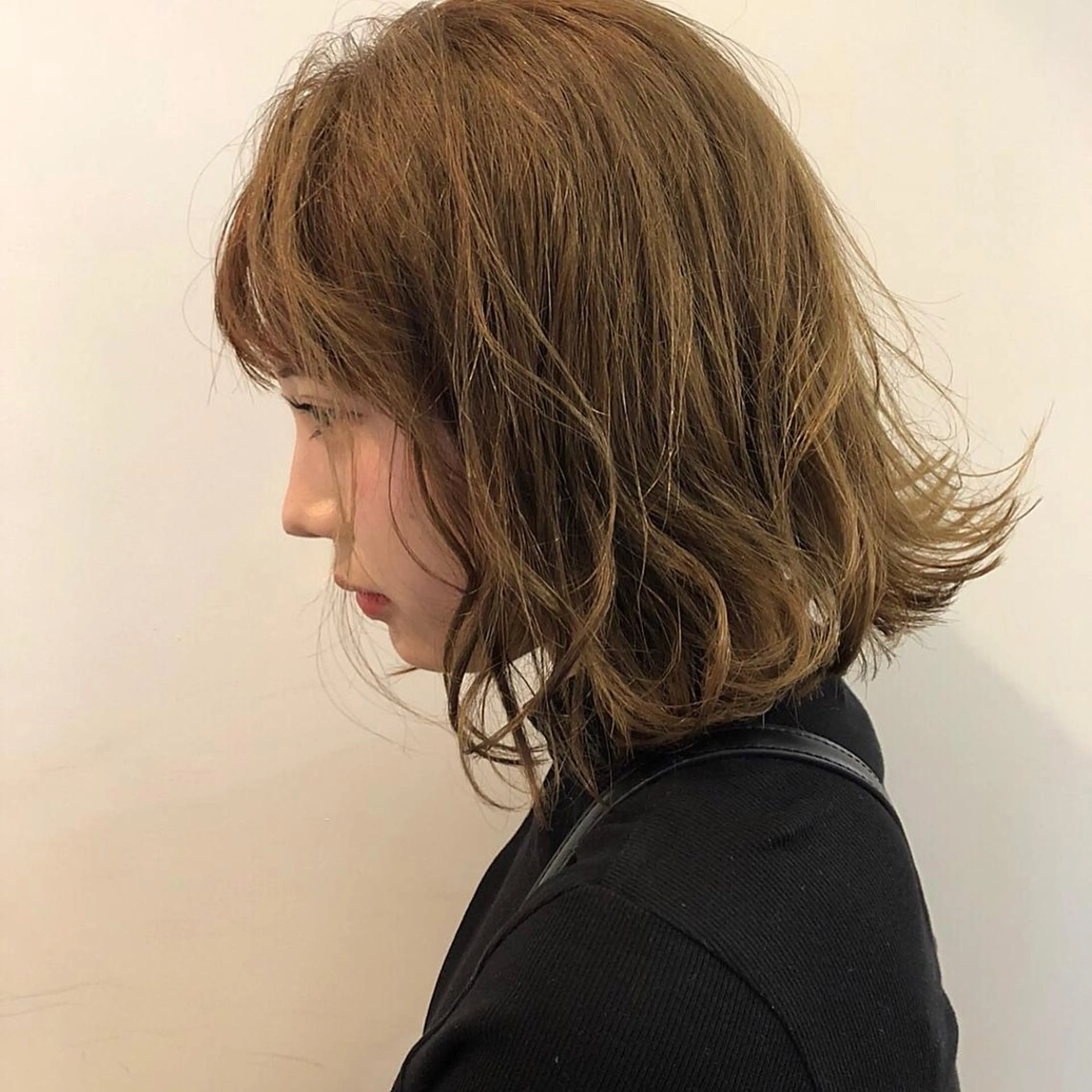 カラー ブリーチ グレージュ Sea by LUVISM所属・Sea by LUVISM アヤノのヘアスタイル