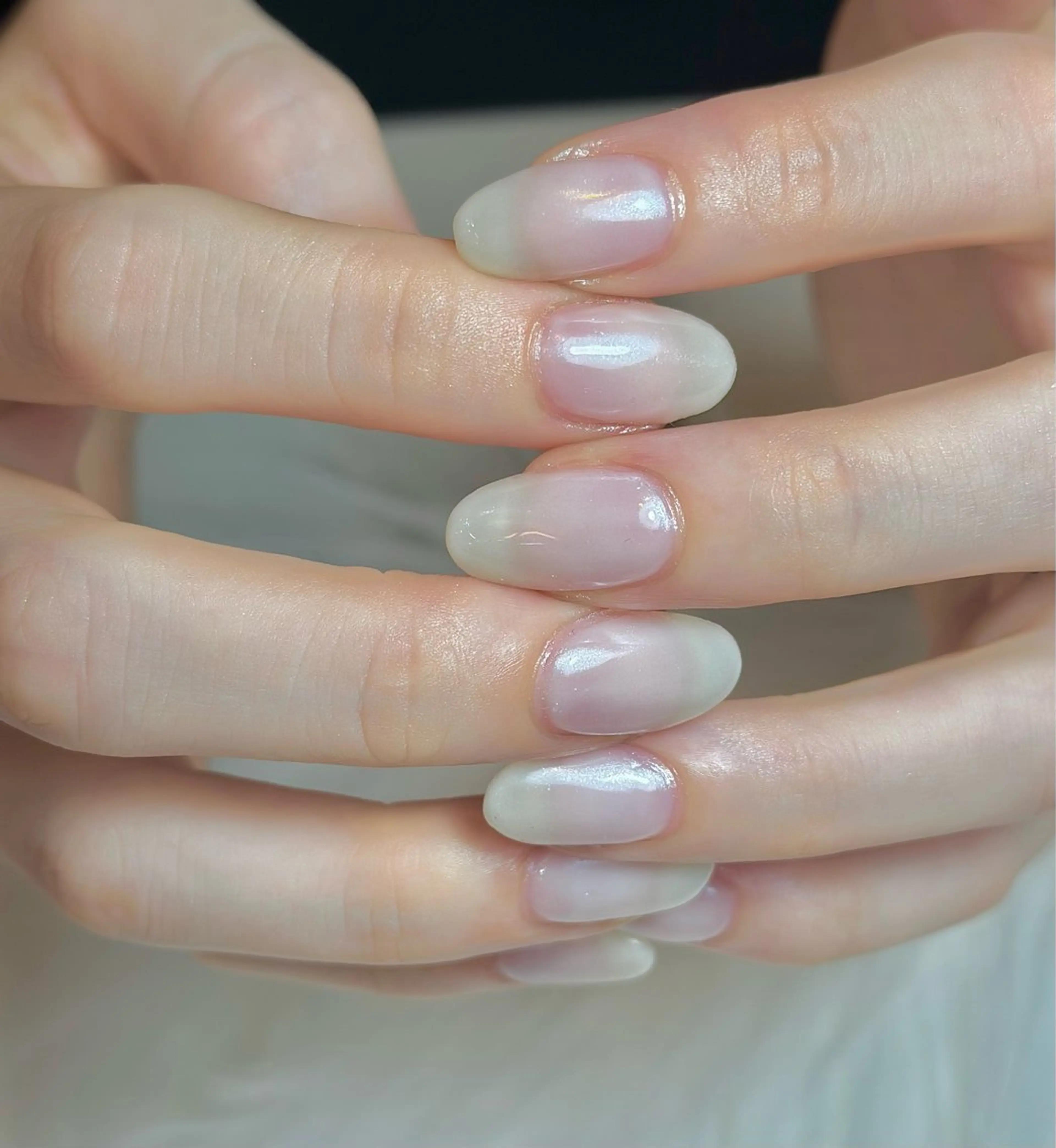 ネイル オーロラネイル ホワイト m_nail所属・O Mayaのネイルデザイン
