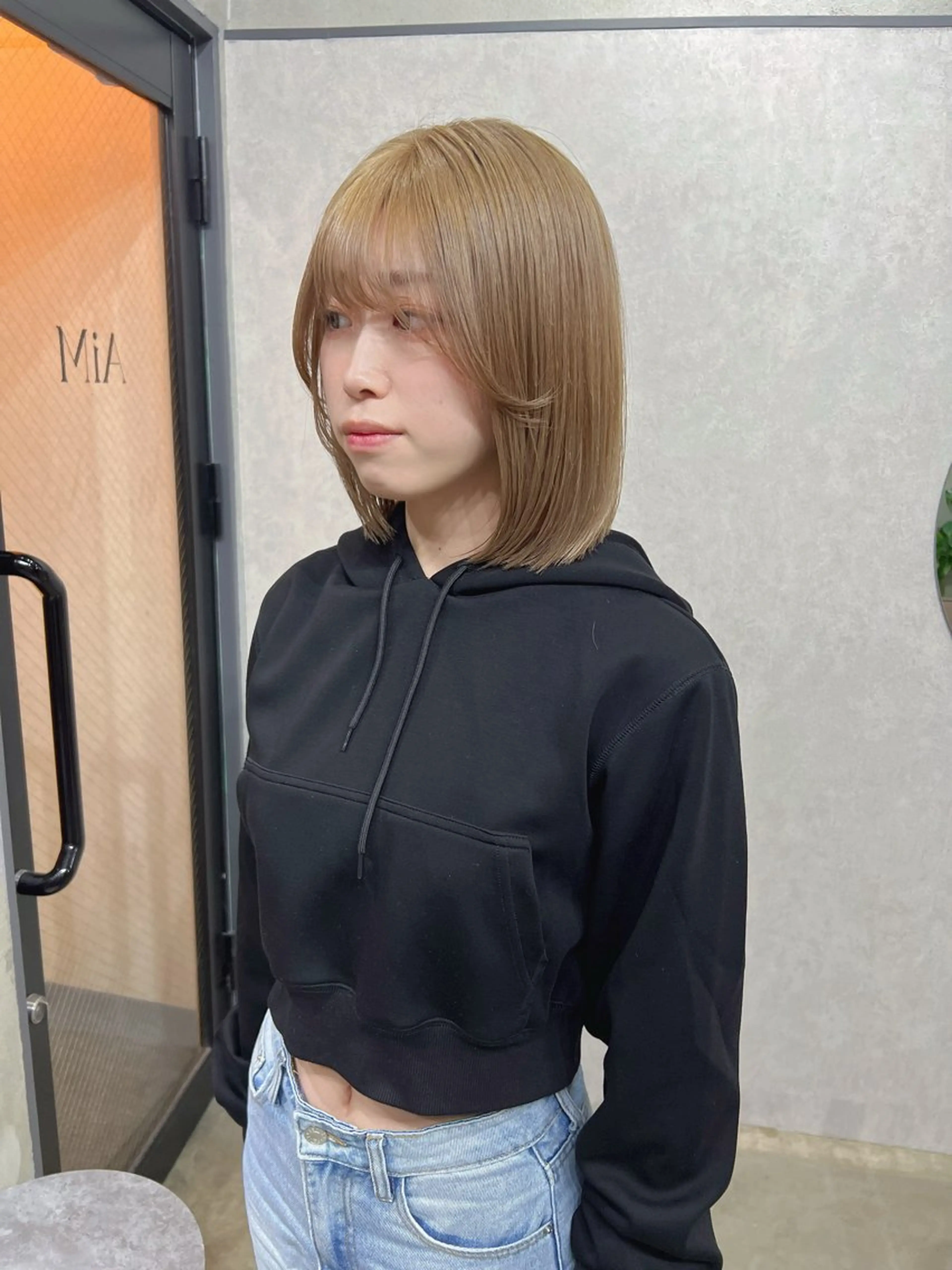 ミディアム カラー ミディアムパーマ ベージュカラー ブリーチ ケアブリーチ ハイトーンカラー カット ヘアカラー ユ イのヘアスタイル
