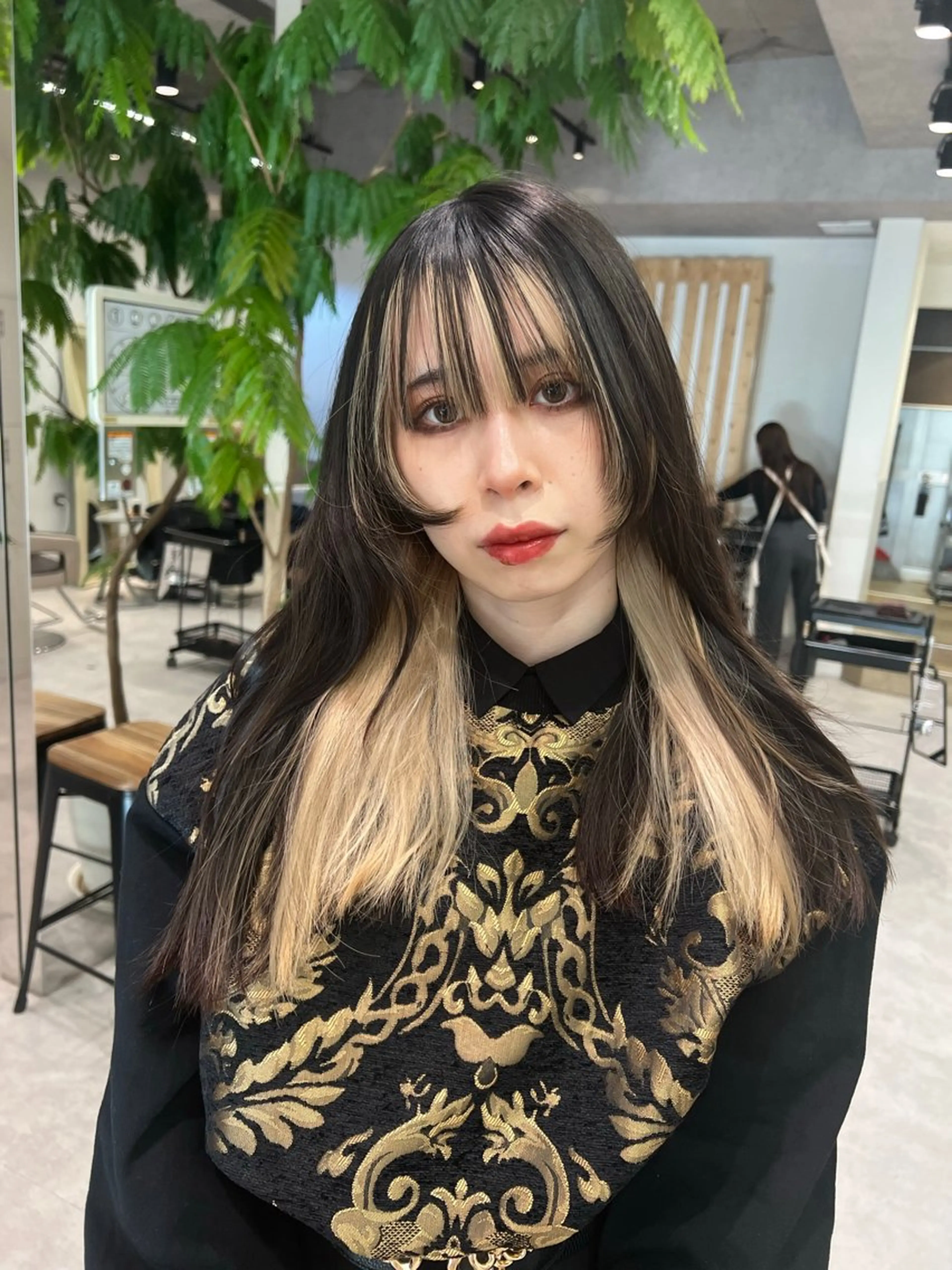 ロング カラー ヘアカラー トリートメント ダブルカラーブリーチ 髪質改善　縮毛矯正のヘアスタイル