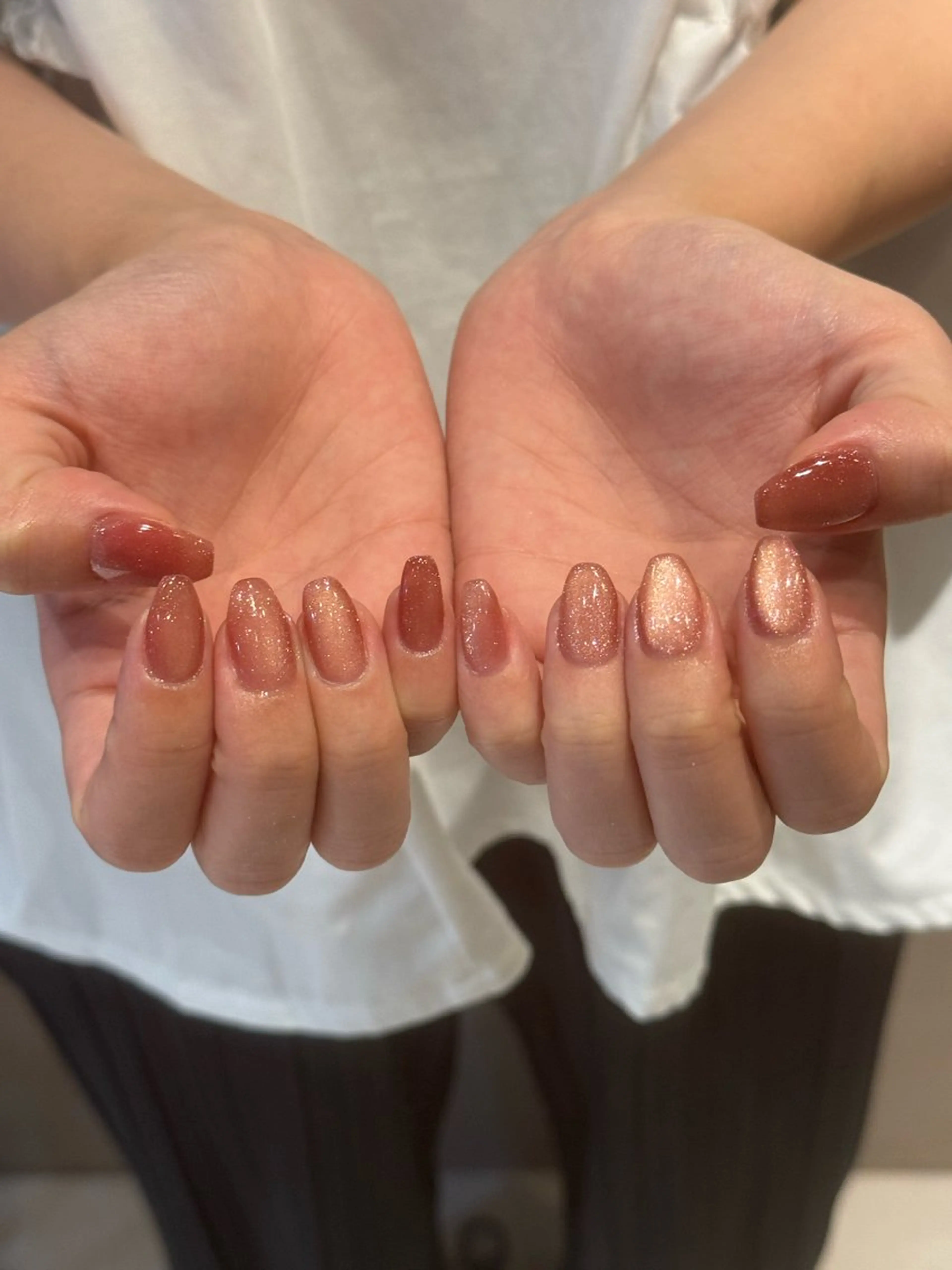 ネイル マグネットネイル 赤色 ハンドネイル filonnail momoeのネイルデザイン