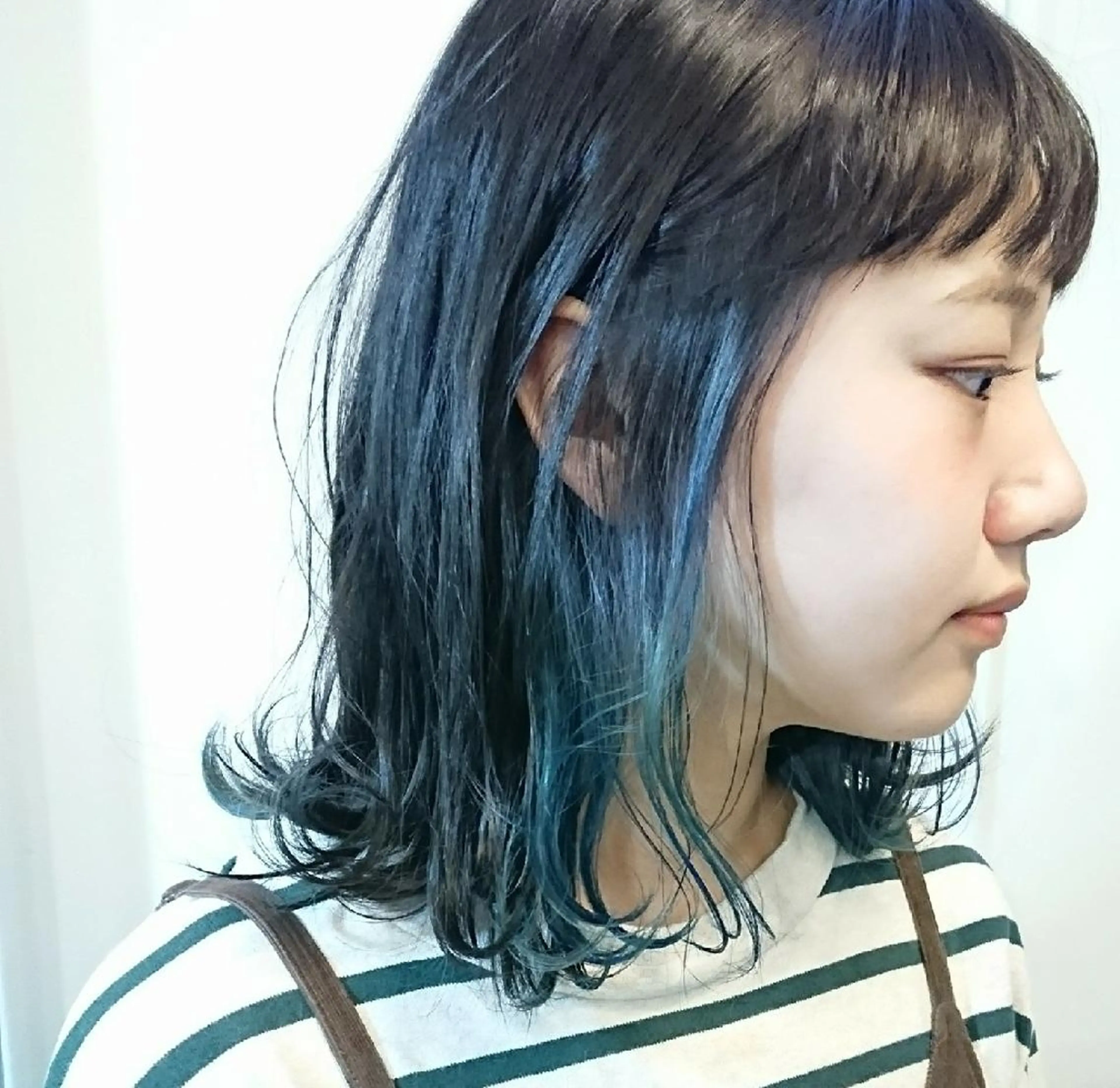 ミディアム カラー ブルーカラー インナーカラー coii コイ【原宿/表参道】のヘアスタイル