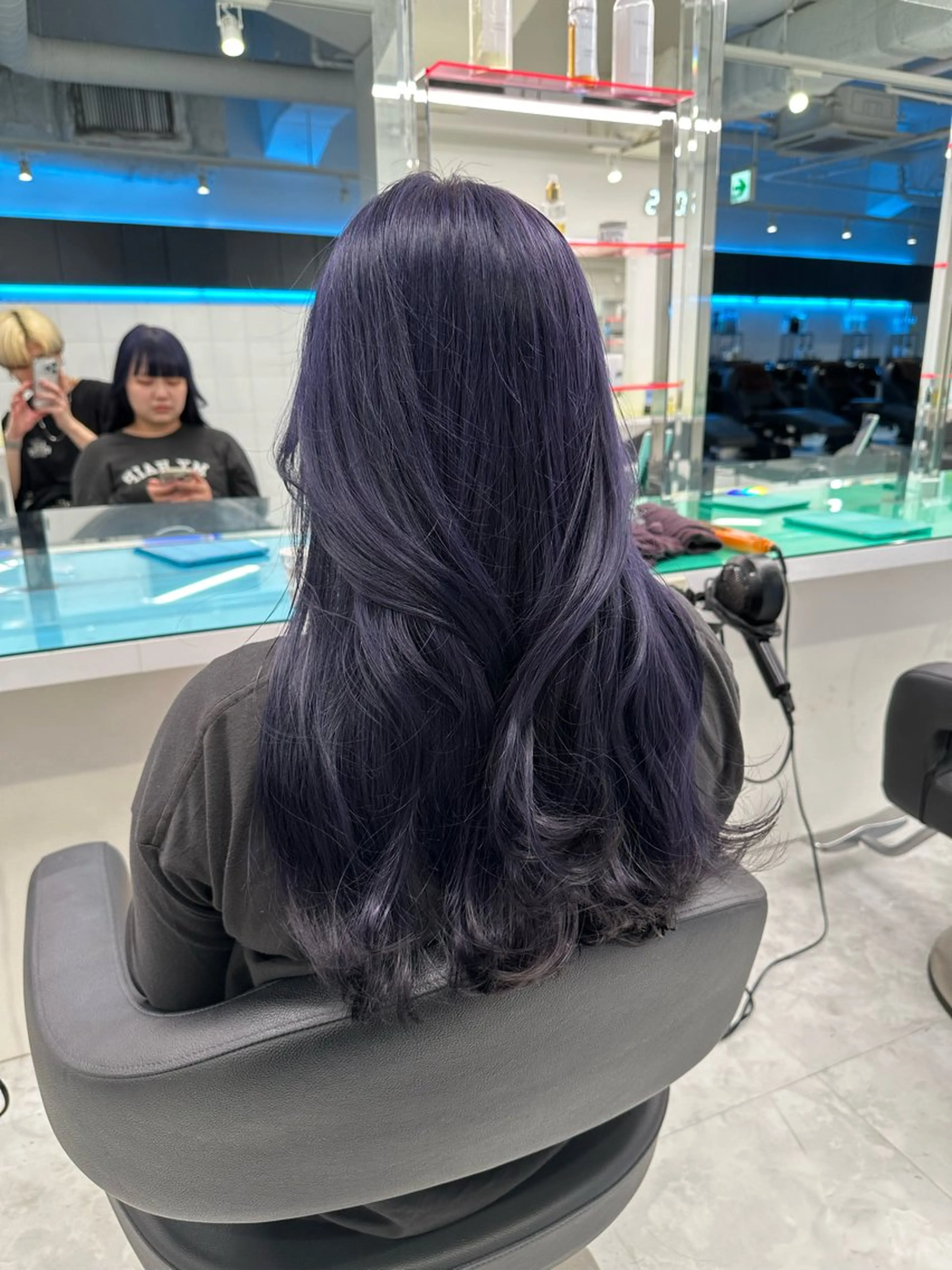 ロング カラー ヘアアレンジ 🌈艶カラー/ 韓国風レイヤーカットのヘアスタイル