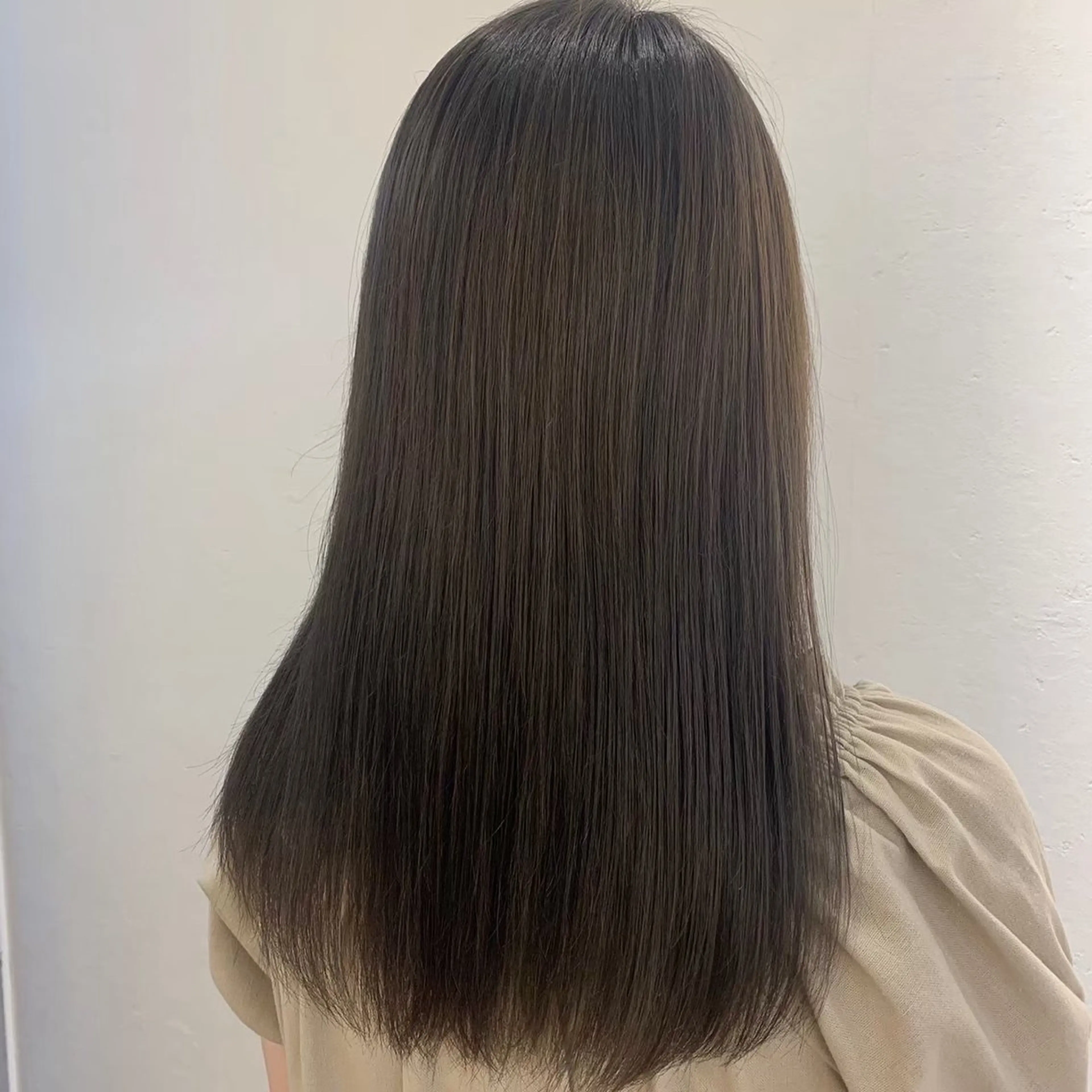 セミロング 山田 七菜のヘアスタイル