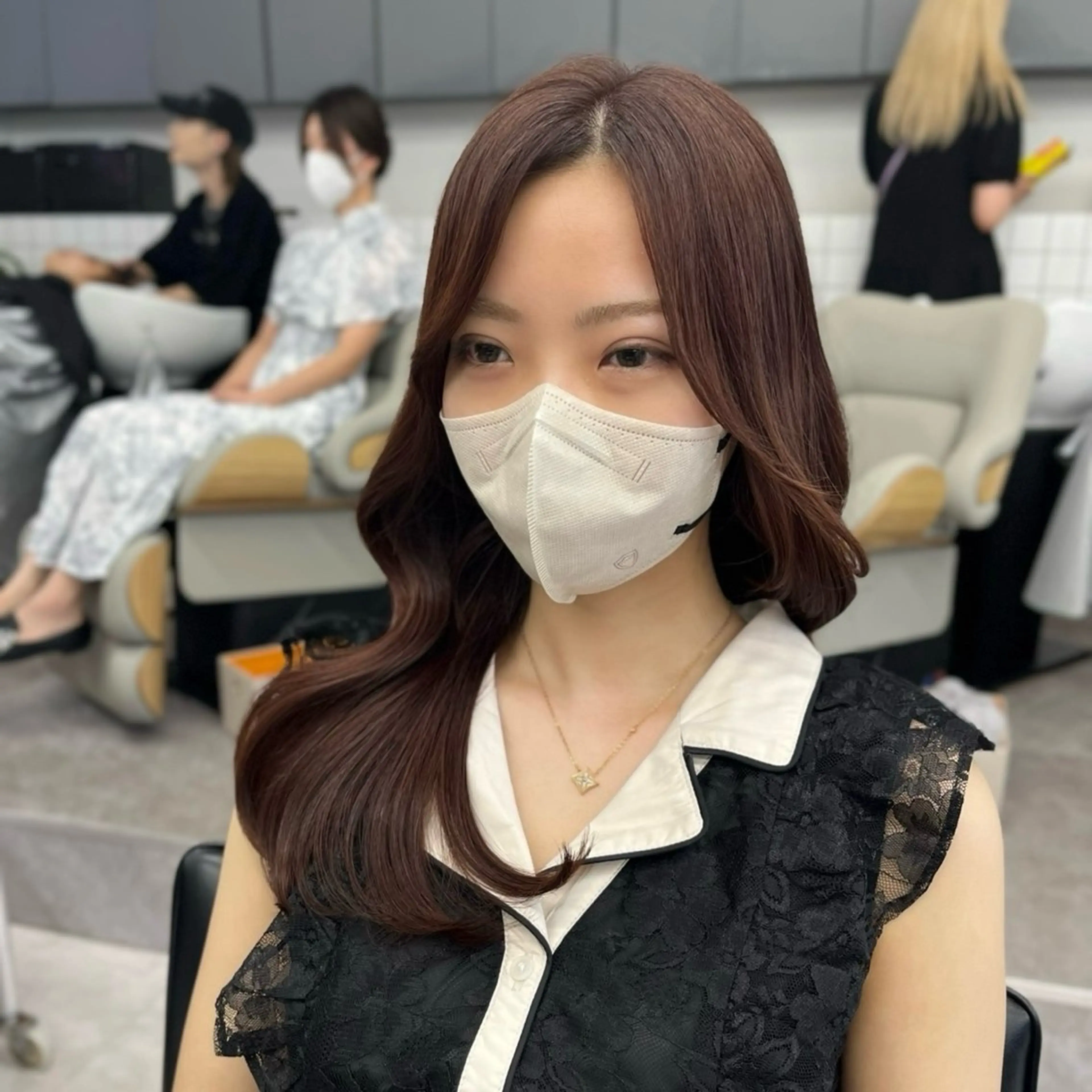 セミロング カラー パーマ ヘアアレンジ メンズ メンズ韓国風 イルミナカラー 髪質改善 韓国風ヘア レイヤーカット 韓国ヘア×顔まわり 🇰🇷和知拓郎のヘアスタイル