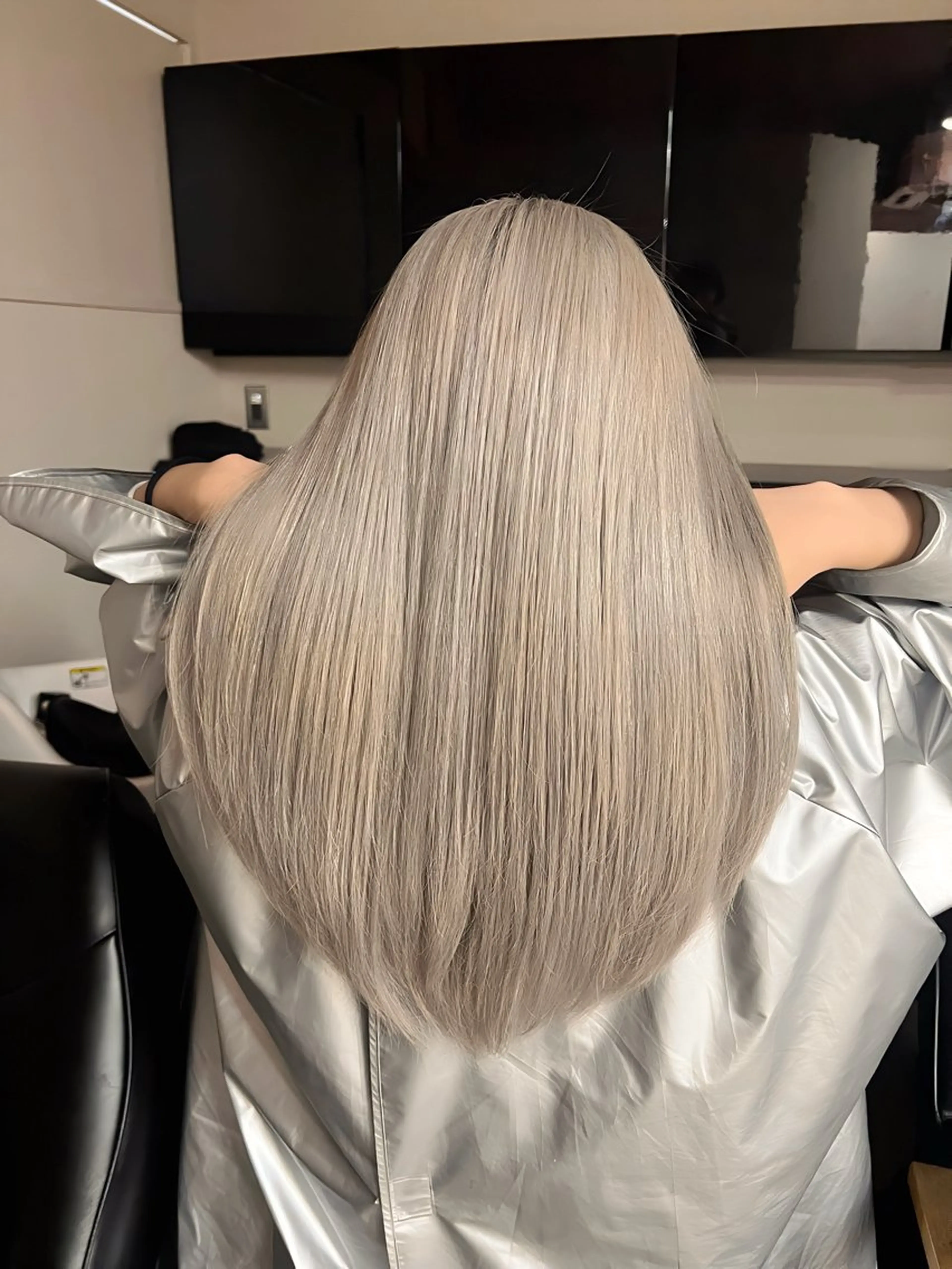 ミディアム ヘアカラー トリートメント 質感重視/レイヤー/ ケアブリーチ/志音のヘアスタイル