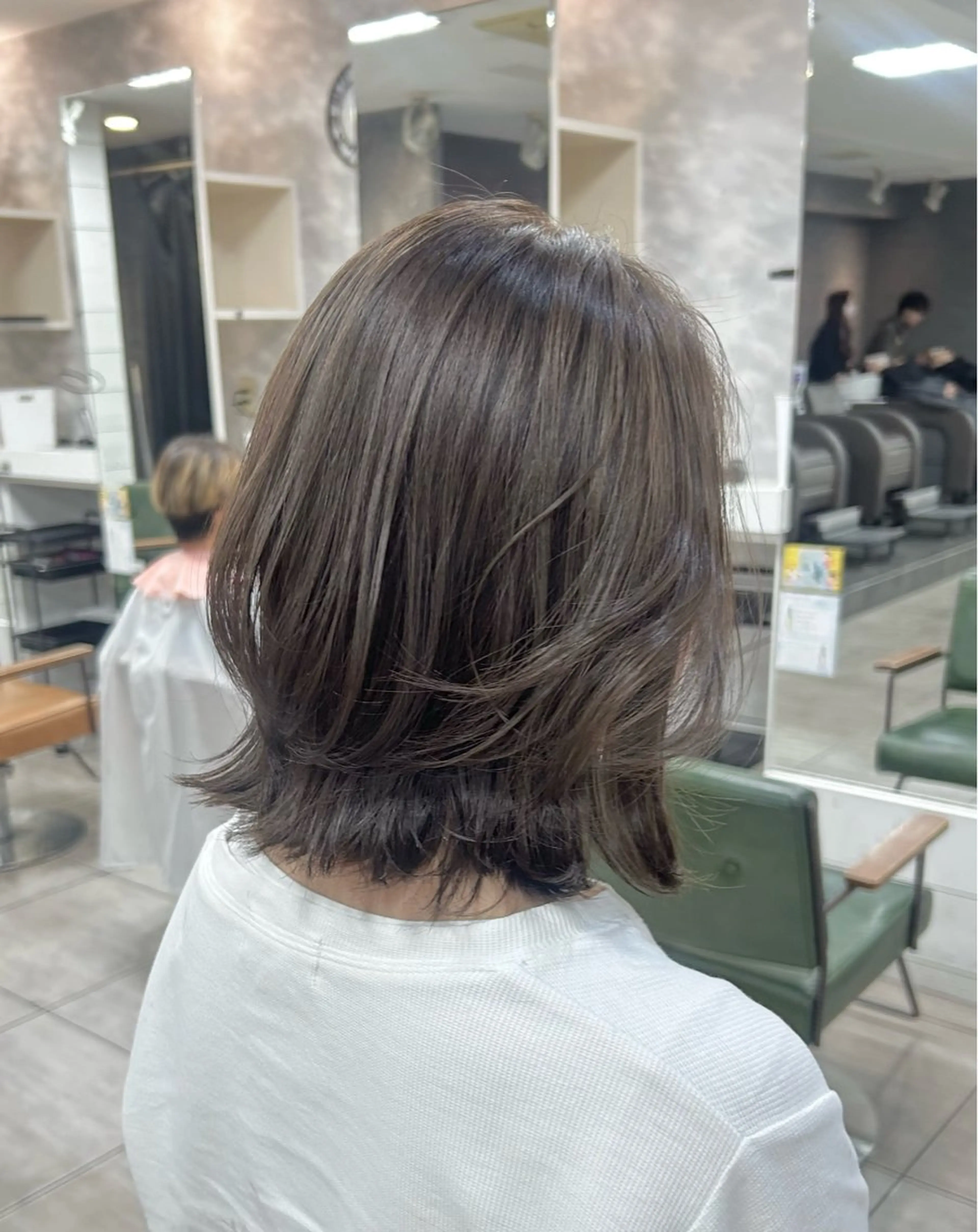 ミディアム カット ヘアカラー 🫧艶髪カラー🫧 森本くるみのヘアスタイル