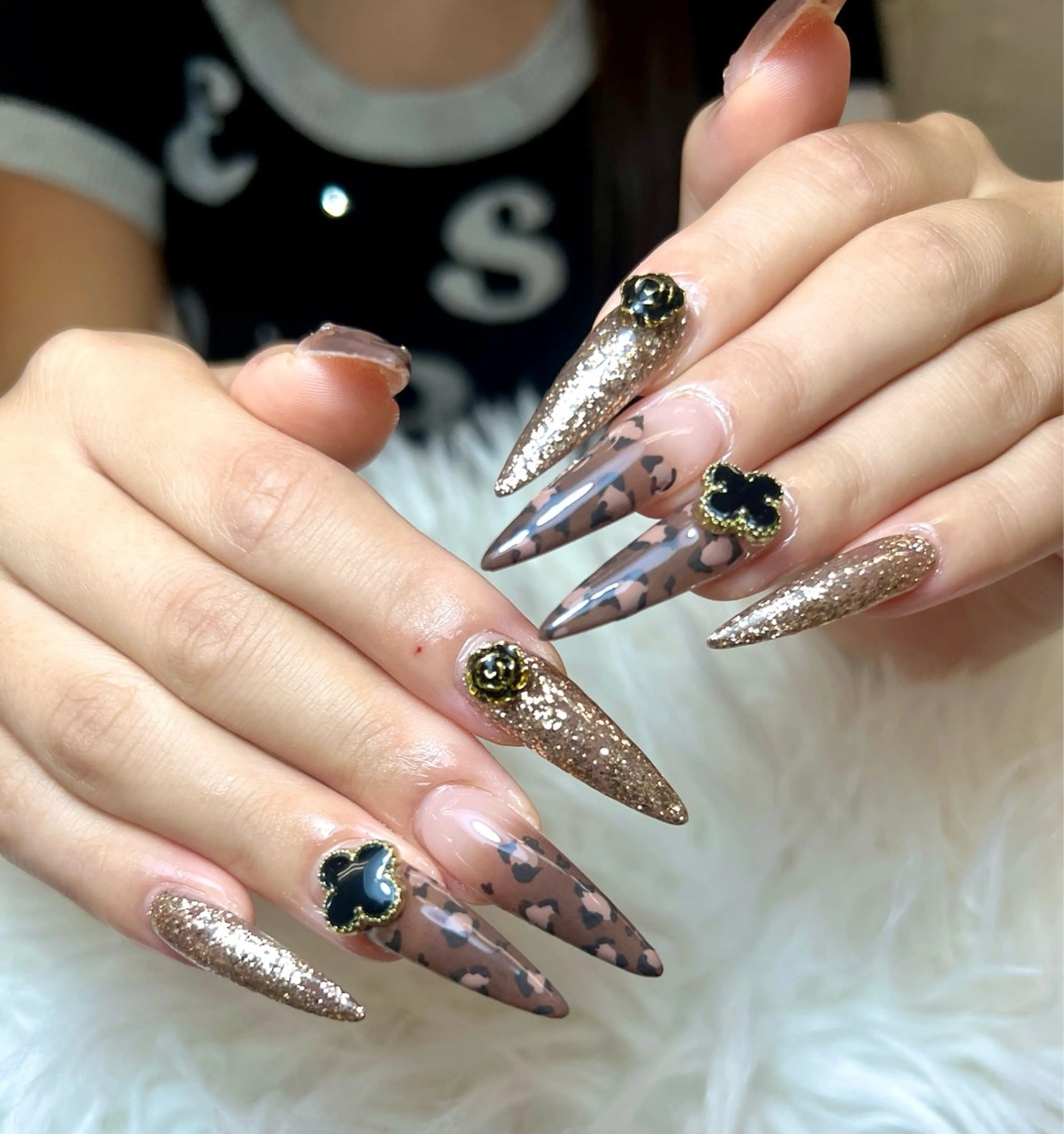 ネイル アートネイル オーロラネイル チークネイル 長さ出し フットネイル Noiranail_ studioのネイルデザイン