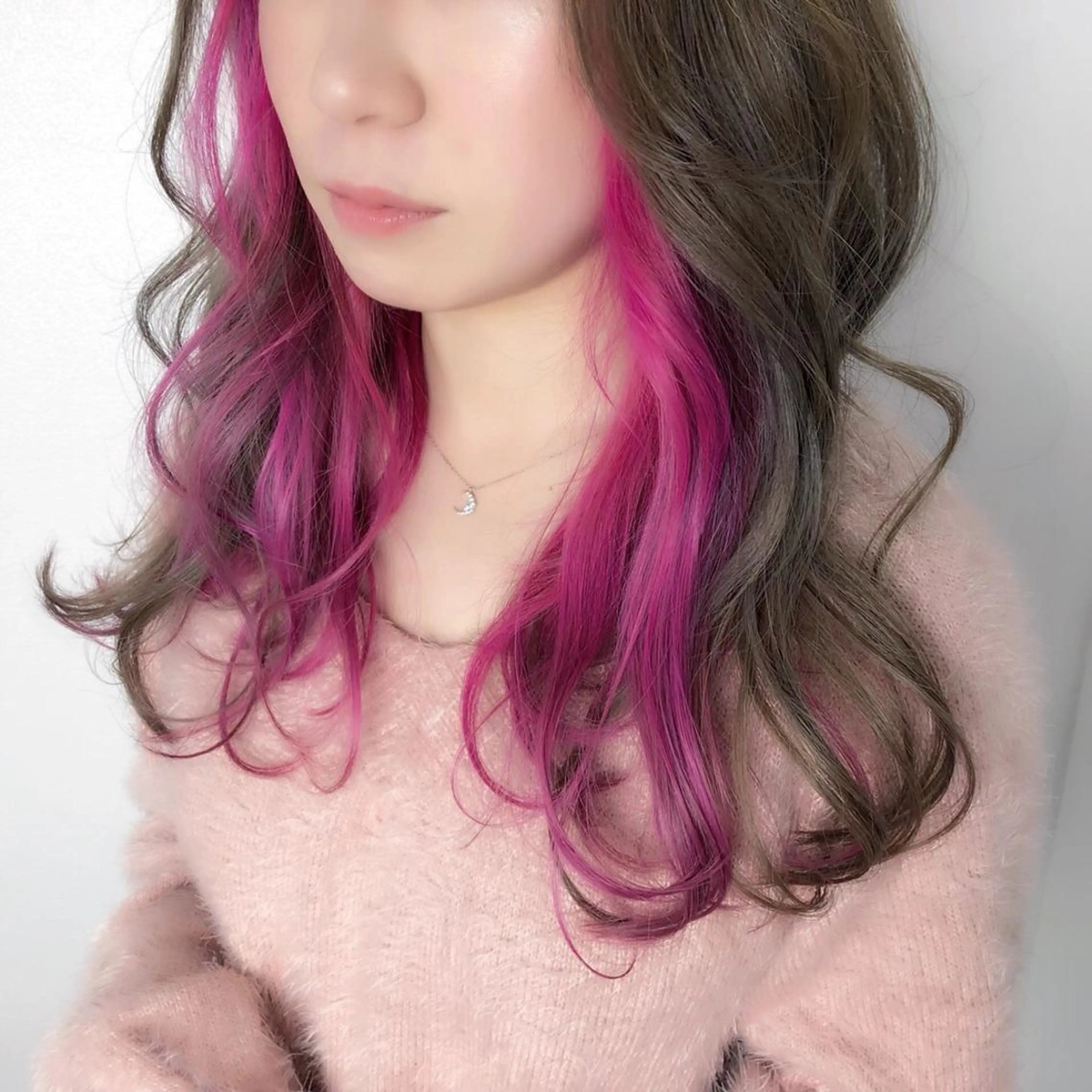 ロング カラー ブリーチ グレージュ インナーカラー ピンクカラー しゅうさん🍝 麻田秀太郎のヘアスタイル