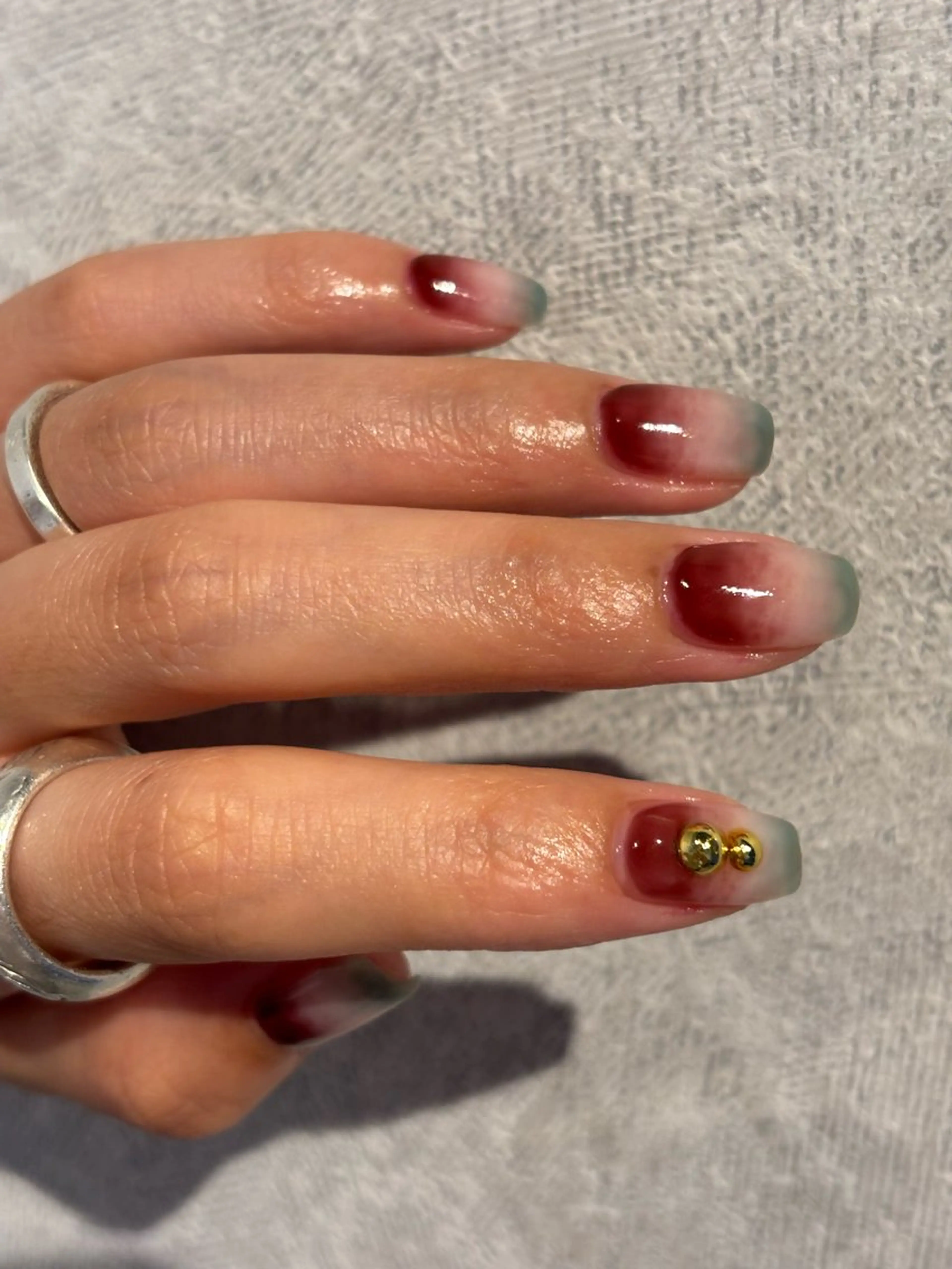 ネイル グラデーション ニュアンスネイル シンプルネイル ハンドネイル Umi Nail salon所属・Umi Nail /Akariのネイルデザイン