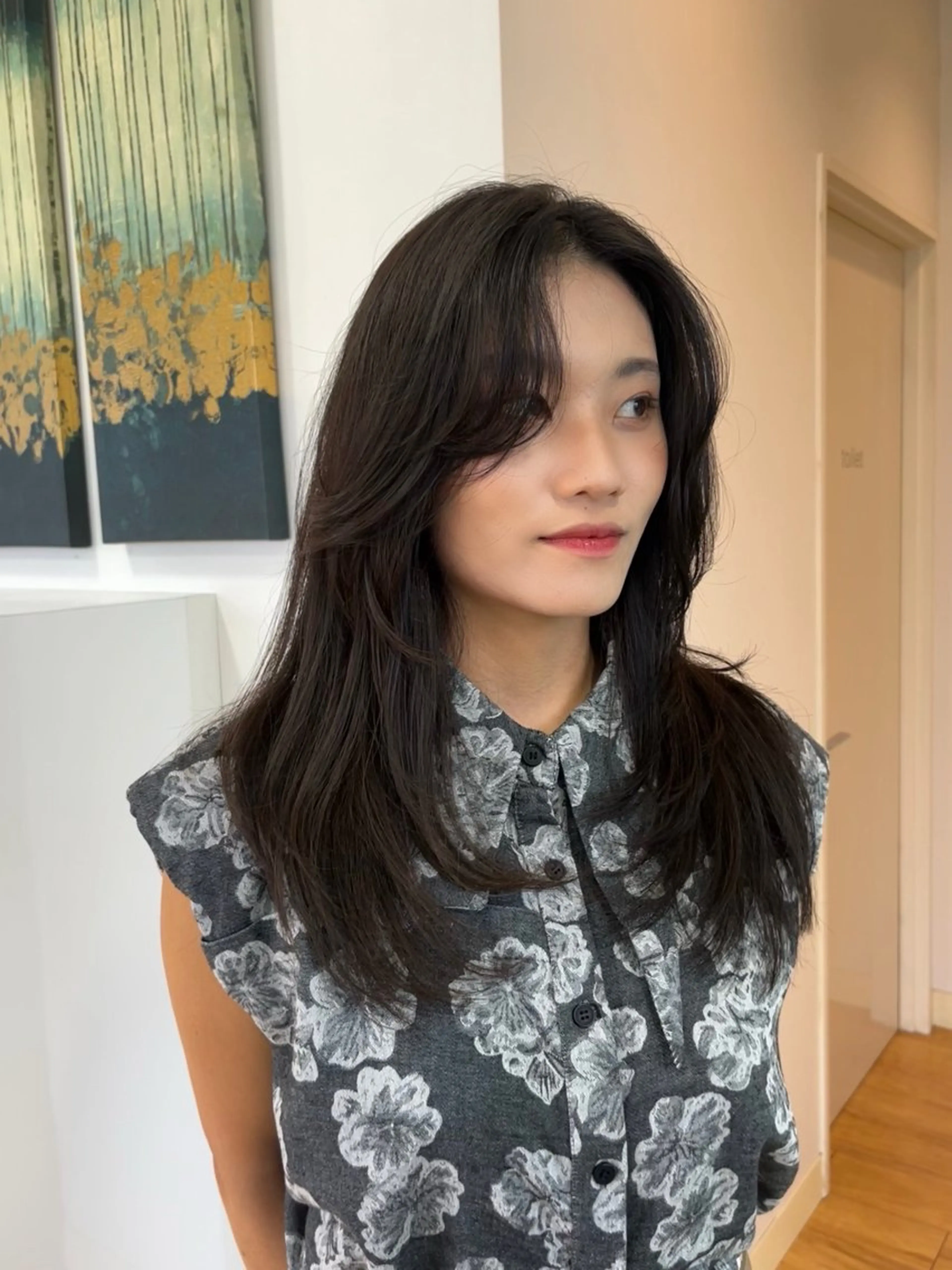 ロング レイヤーカット カット ヘアカラー トリートメント 富永 美玖のヘアスタイル